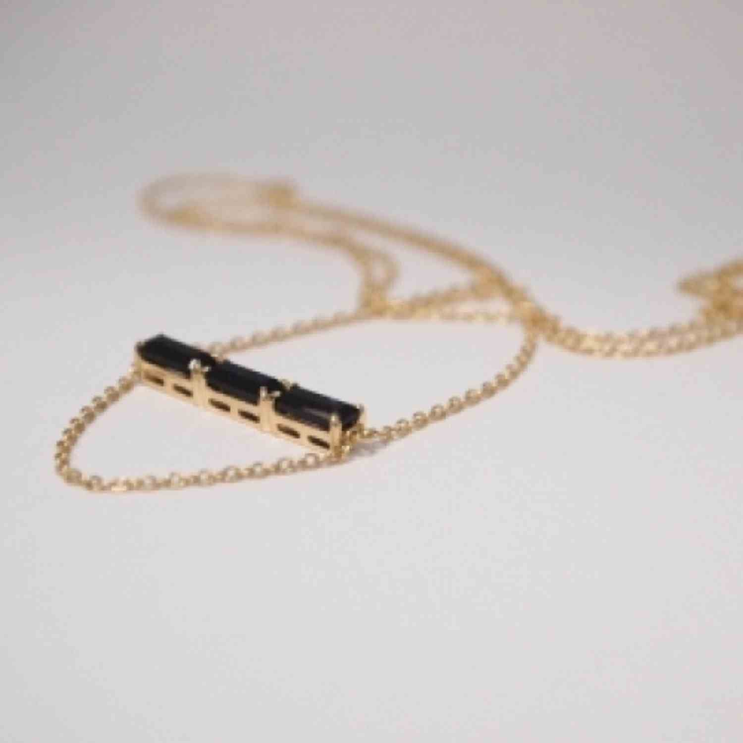 EVELYNE-M 50-55cm BAGUETTE | Black Onyx Three - Necklace - 18 Karat Gold