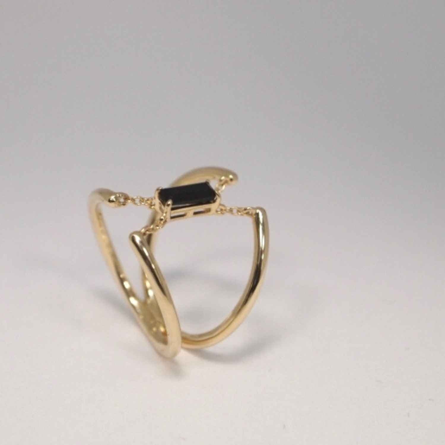 EVELYNE-M BAGUETTE | Black Onyx Trapeze - Ring - 18 Karat Gold