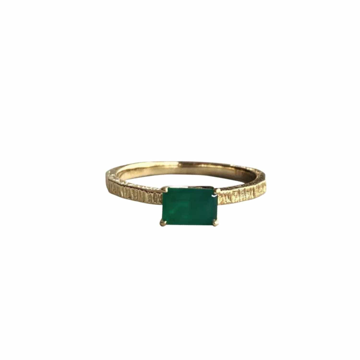 EVELYNE-M BAGUETTE | Green Onyx Cocktail - Ring - 18 Karat Gold