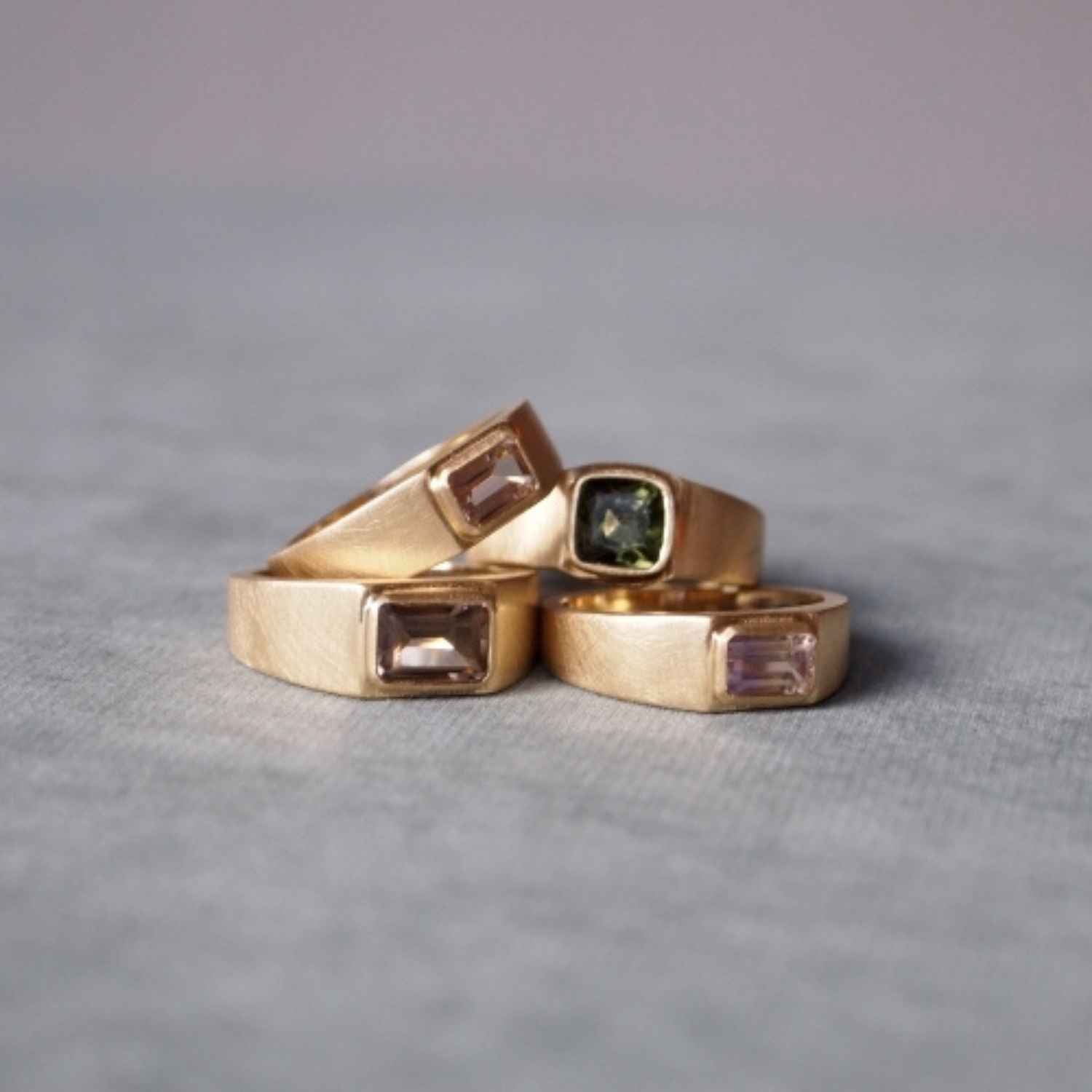 EVELYNE-M BAGUETTE | Morganite - Ring - 18 Karat Gold