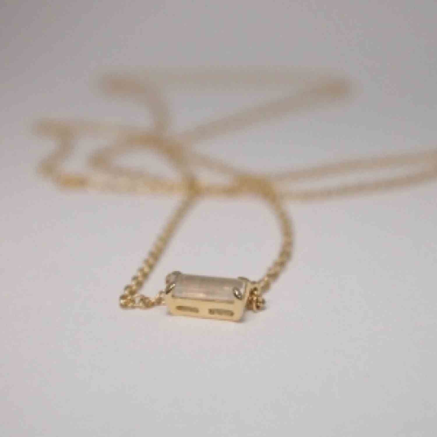 EVELYNE-M 40-45cm BAGUETTE | Paper Moonstone One - Necklace - 18 Karat Gold
