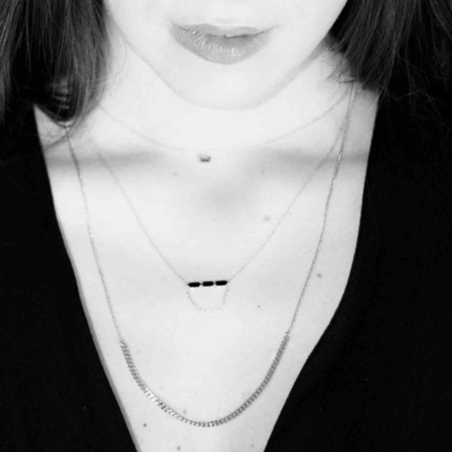 EVELYNE-M 40-45cm BAGUETTE | Paper Moonstone One - Necklace - 18 Karat Gold