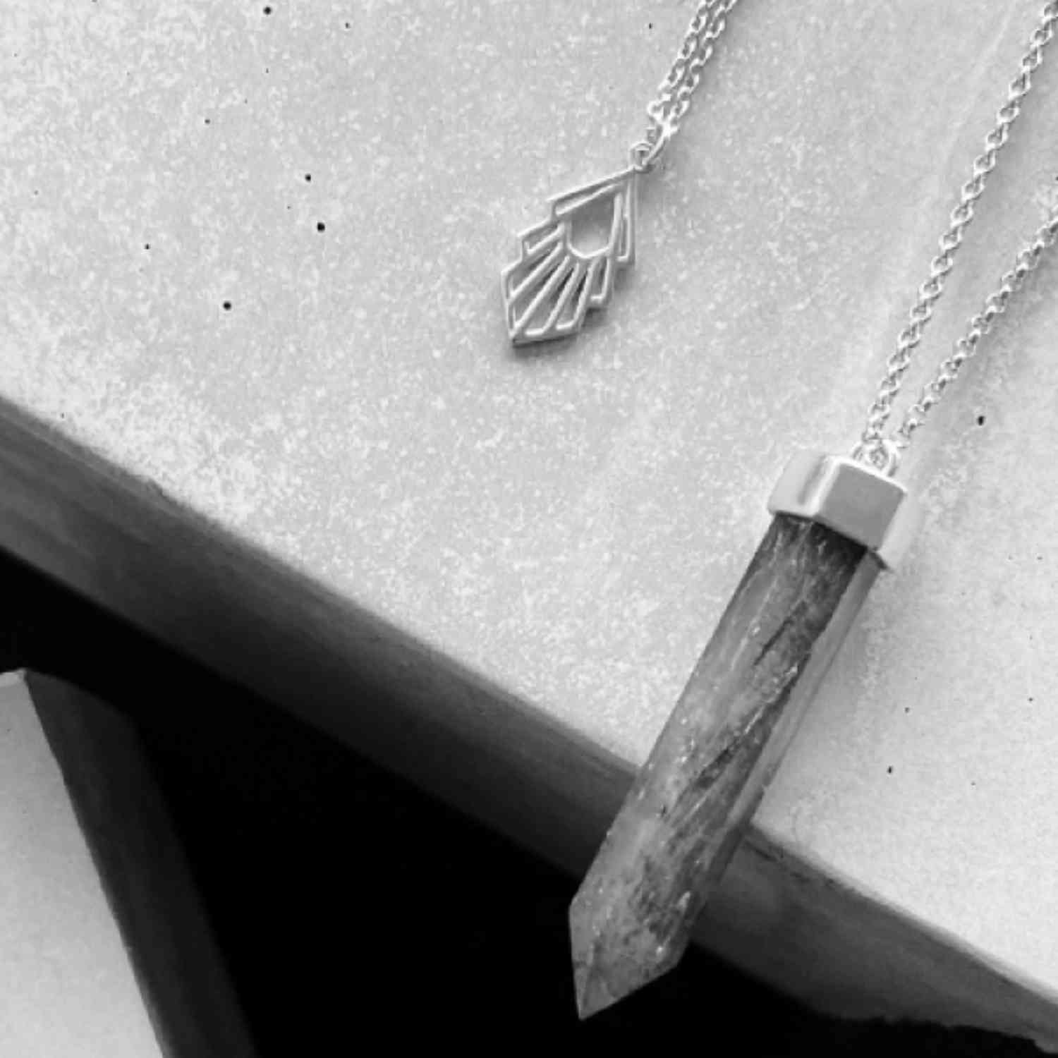 EVELYNE-M 45cm BAGUETTE | Radiant Fans Small - Necklace - Silver