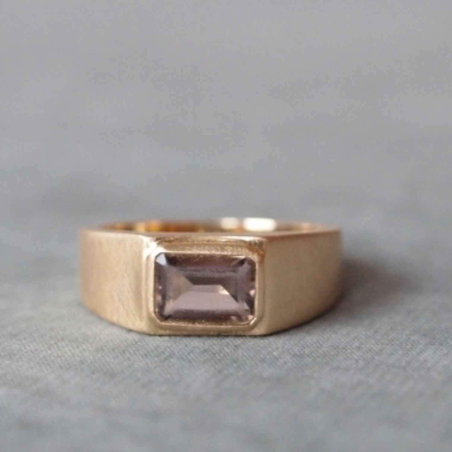 EVELYNE-M BAGUETTE | Smokyquartz - Ring - 18 Karat Gold