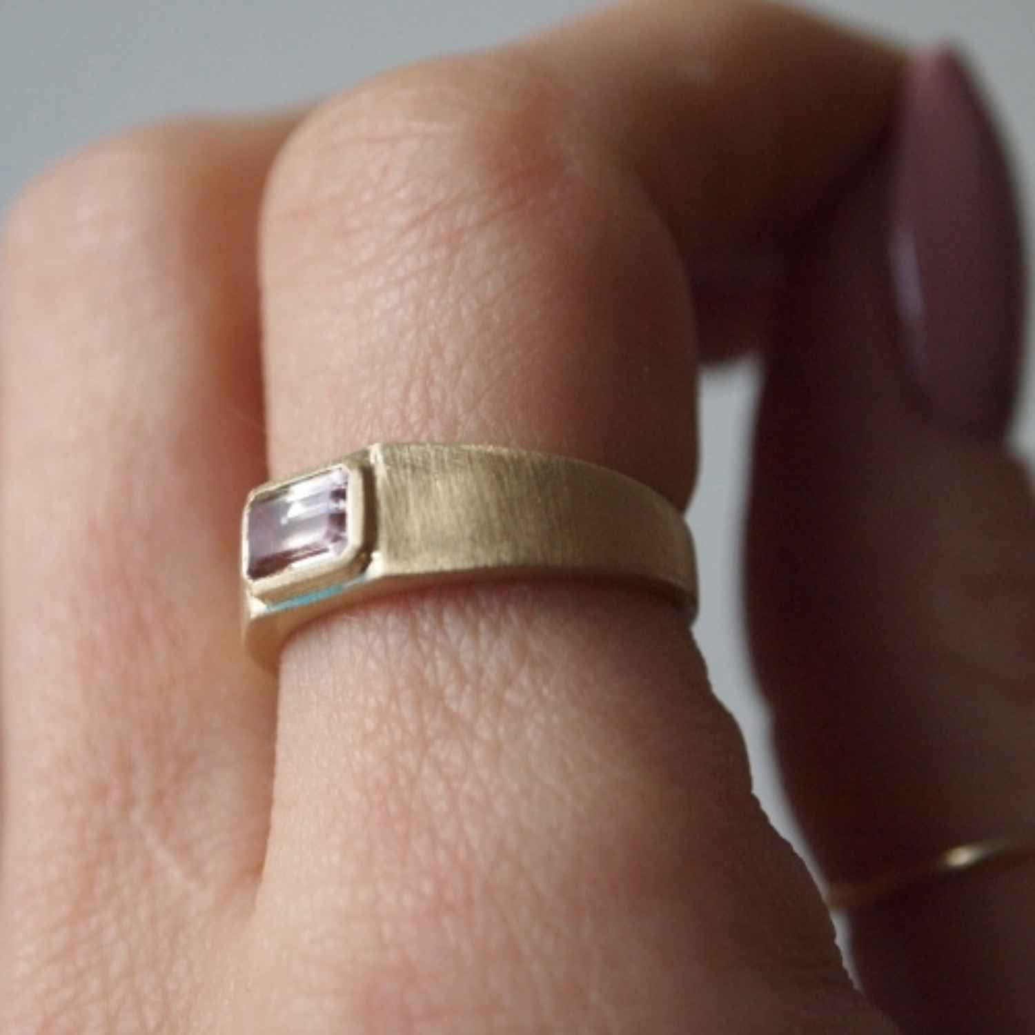 EVELYNE-M BAGUETTE | Tourmaline - Ring - 18 Karat Gold