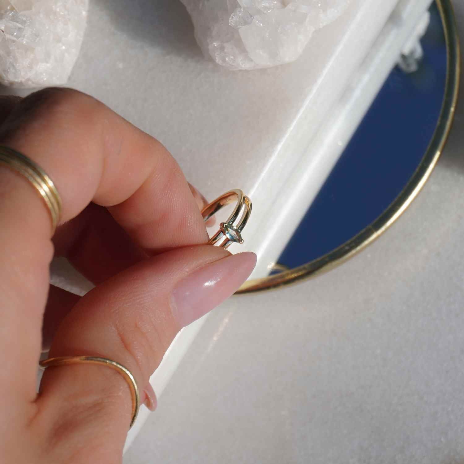 EVELYNE-M CLEOMETRA | Marquise Small Light Green Sapphire - Ring - 18 Karat Gold (LIMITED EDITION)