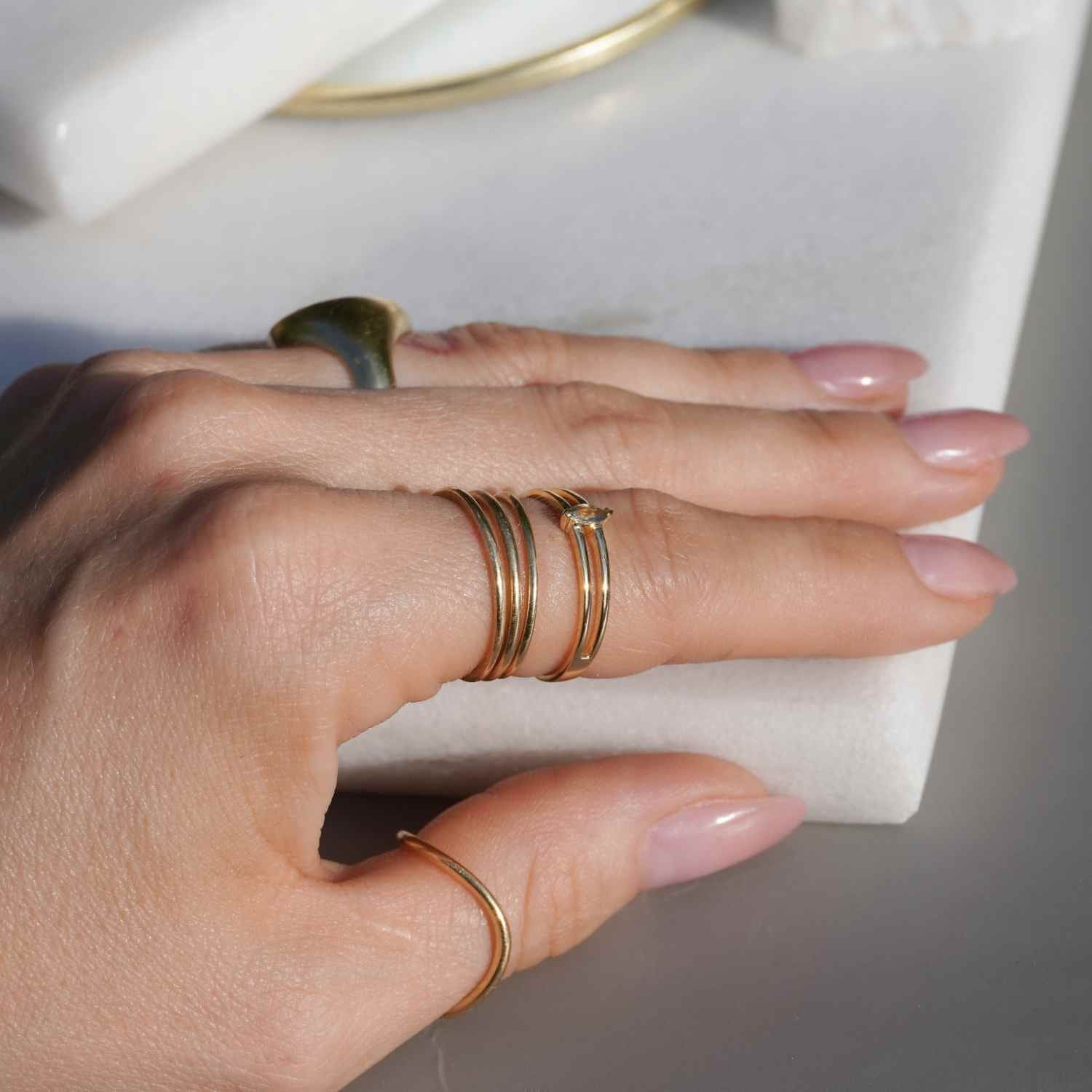 EVELYNE-M CLEOMETRA | Marquise Small Light Green Sapphire - Ring - 18 Karat Gold (LIMITED EDITION)