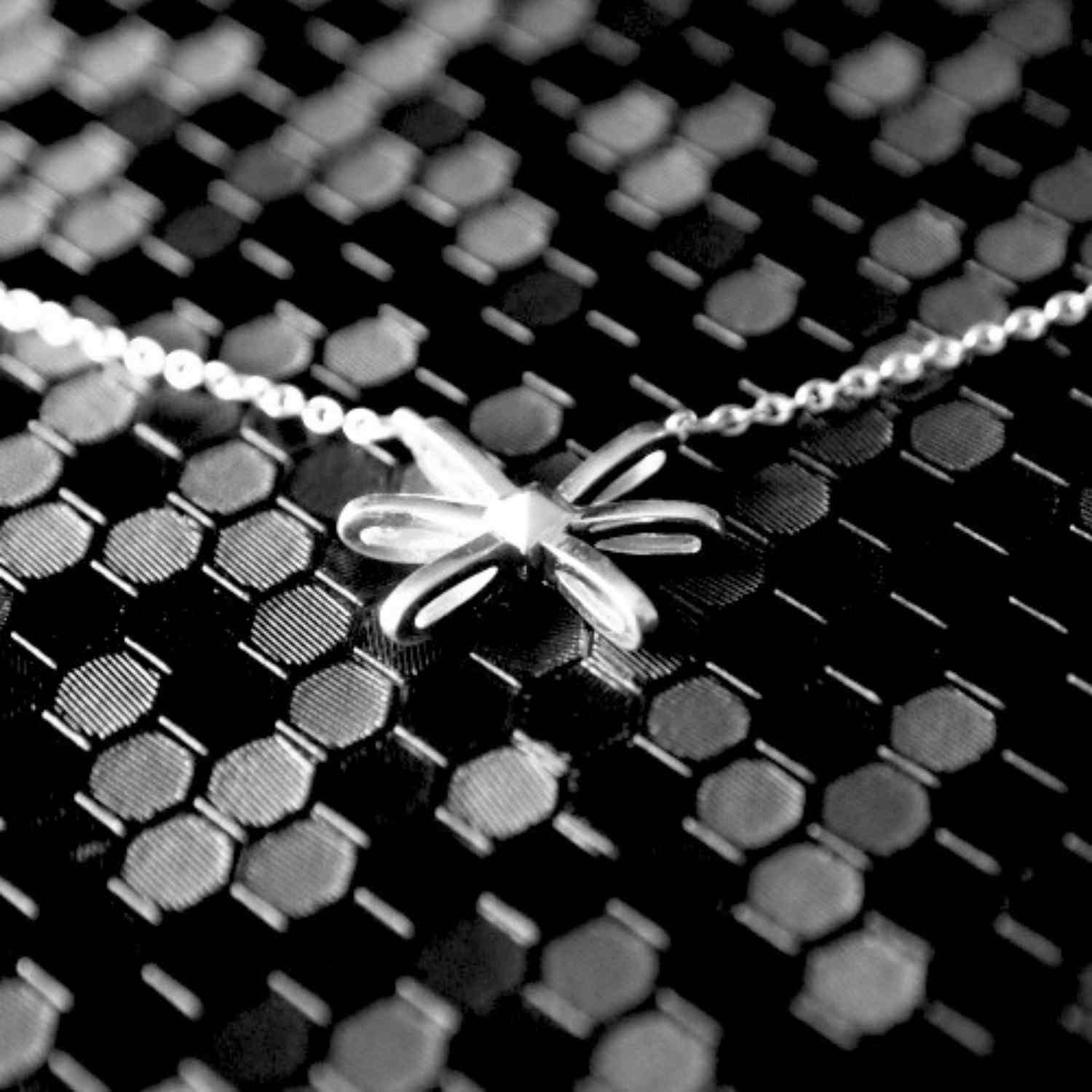 EVELYNE-M 42-46cm CLEOMETRA | Neutron - Necklace - Gold