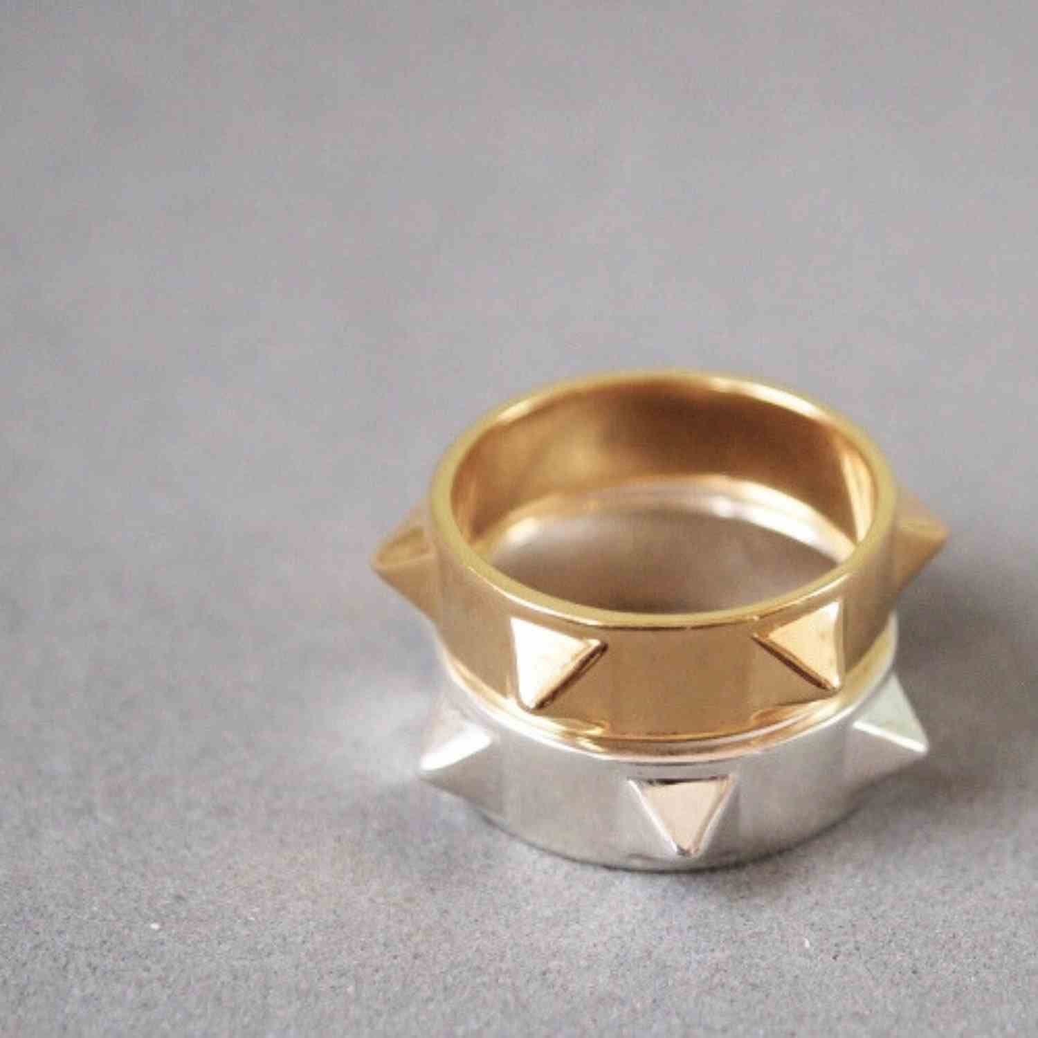 EVELYNE-M CLEOMETRA | Pyramid Rivets Row Big - Ring - Gold