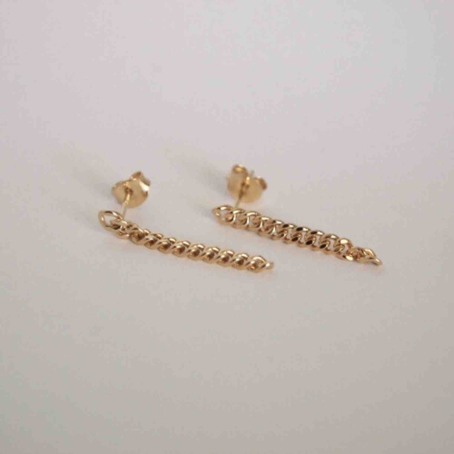 EVELYNE-M CURB | Classic Midi - Stud Earring - Gold
