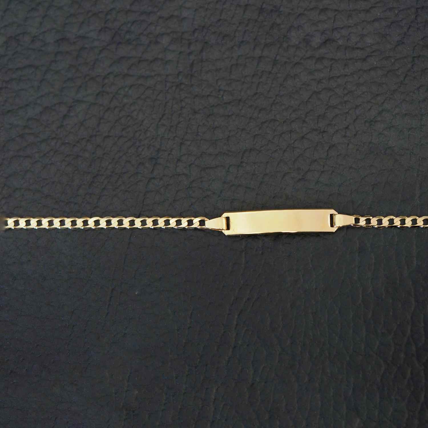 EVELYNE-M CURB | Fellow Flat Plaque - Bracelet - 18 Karat Gold