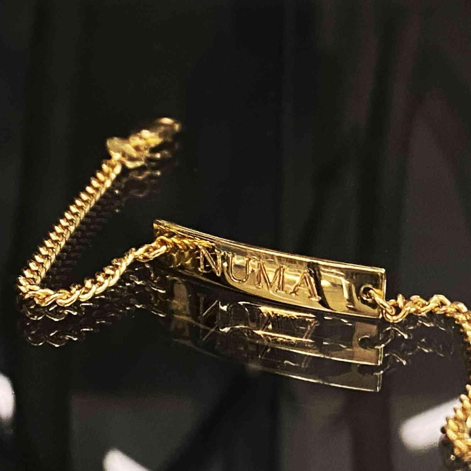 EVELYNE-M CURB | Plaque Slim Long - Bracelet - Gold