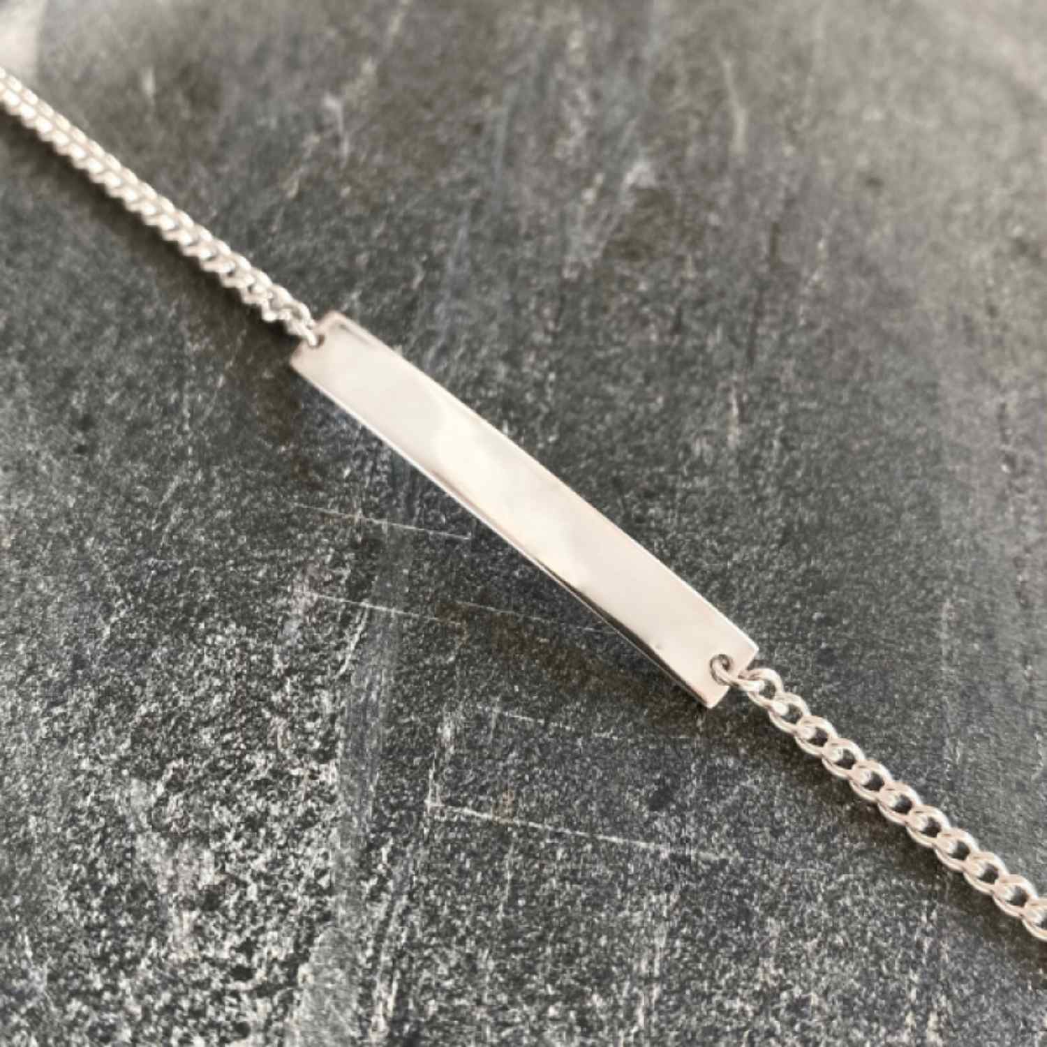 EVELYNE-M 15cm CURB | Plaque Slim Long - Bracelet - Silver