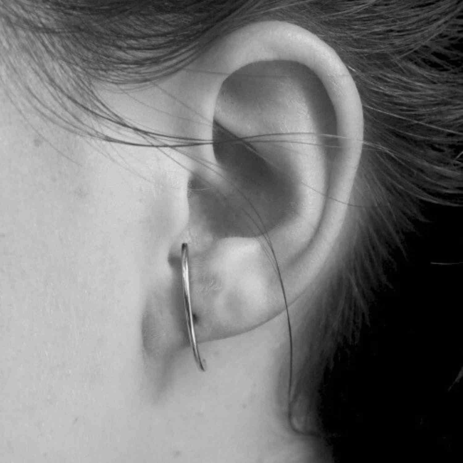 EVELYNE-M CURVACEOUS | Curva - InEar Stud - Silver