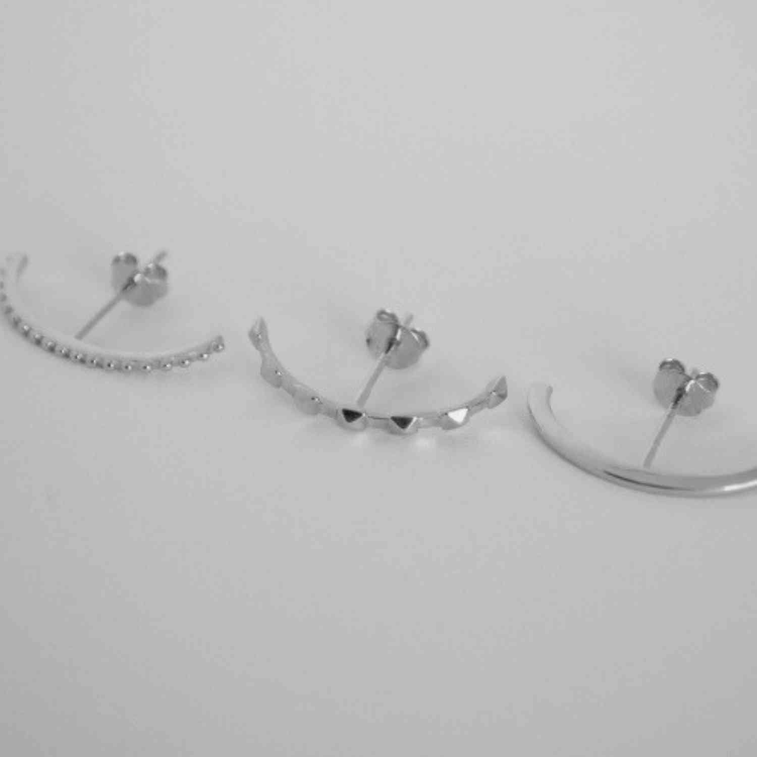 EVELYNE-M CURVACEOUS | Curva - InEar Stud - Silver