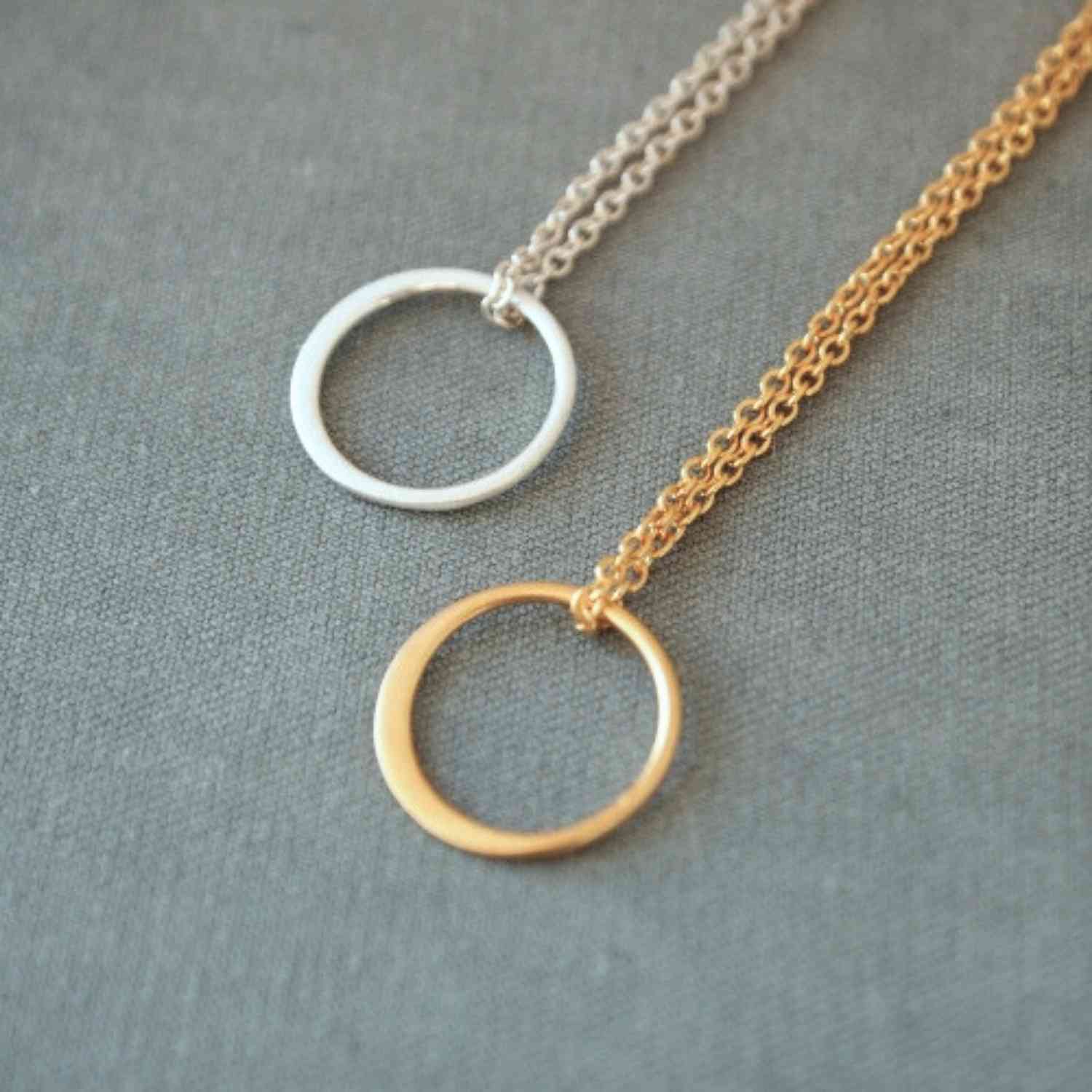 EVELYNE-M CURVACEOUS | Lunar Eclipse - Necklace - Gold