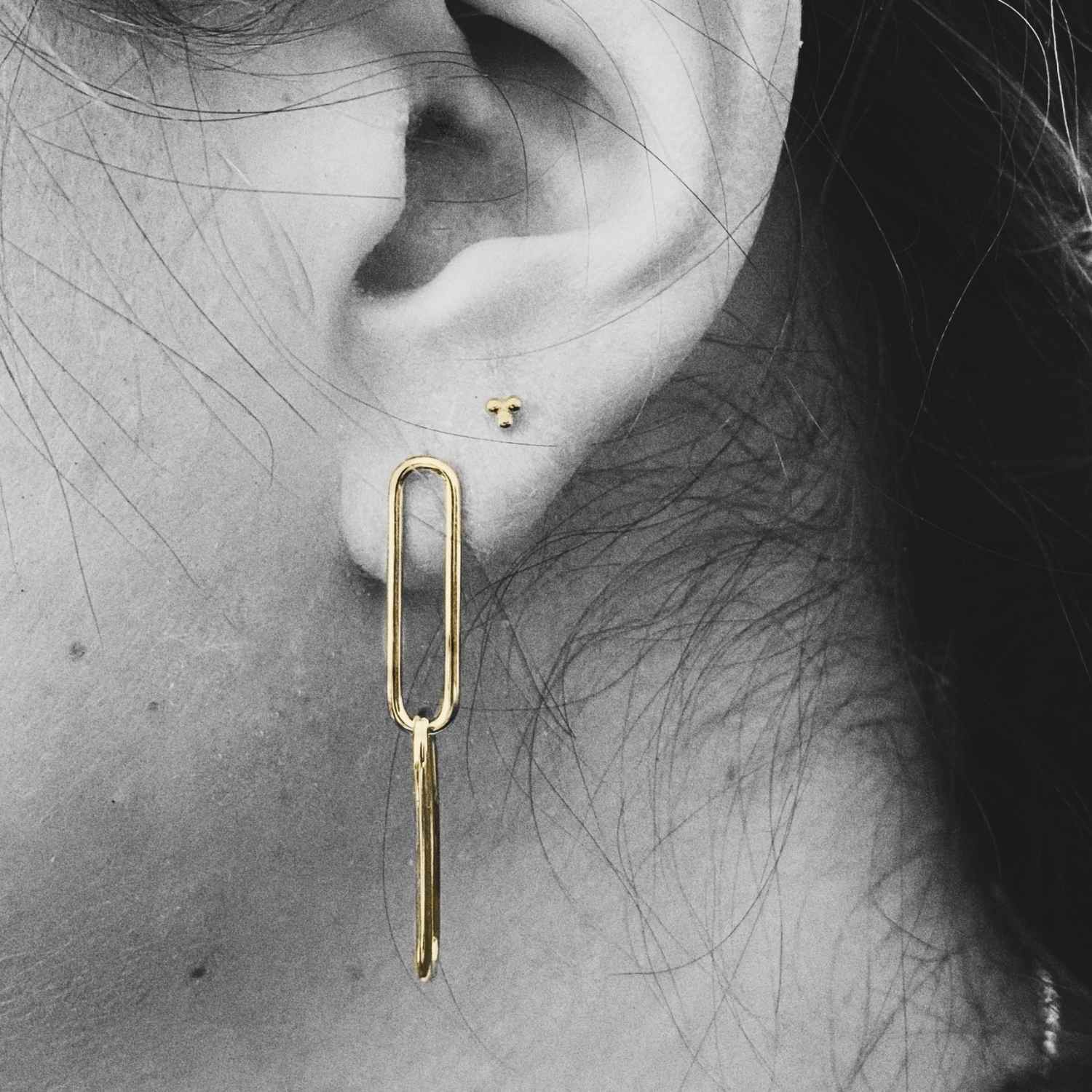 EVELYNE-M ELONGATED | Paperclip Heavy - Stud Earring - Gold