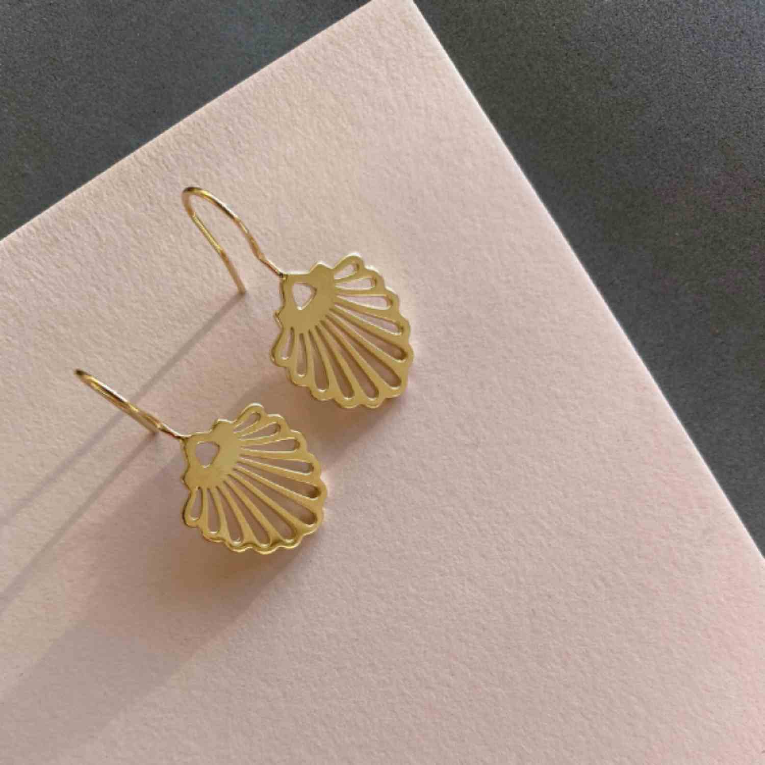 EVELYNE-M HUMMINGBIRD SHELL | Classic Maxi - Earring - Gold