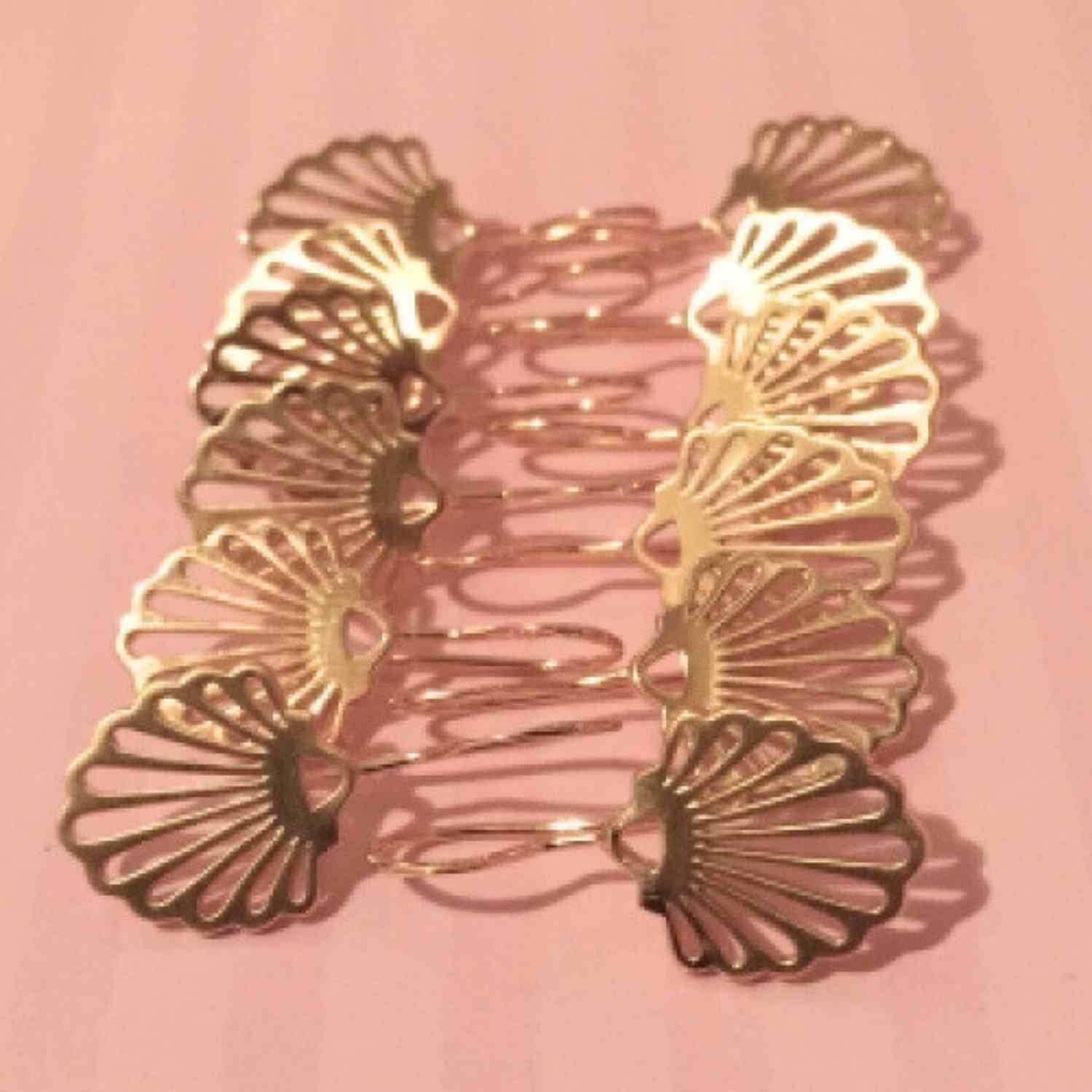 EVELYNE-M HUMMINGBIRD SHELL | Classic Midi - Earring - Gold