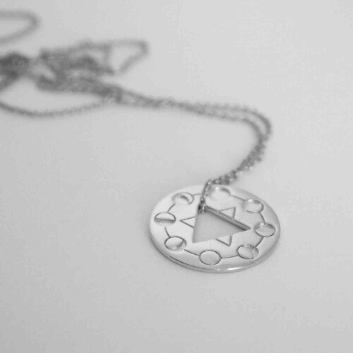 EVELYNE-M LUNAMOTION | Cycle Coin - Necklace - Silver