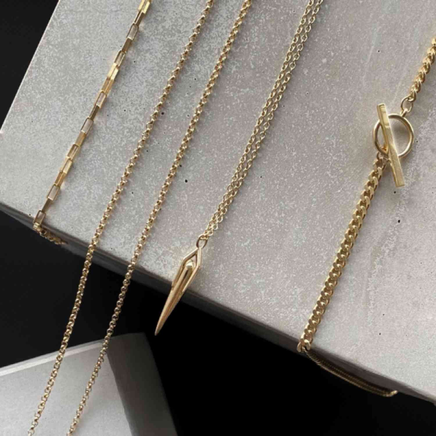 EVELYNE-M 45-50cm METROPOLIS | Claw Pendulum - Necklace - Gold
