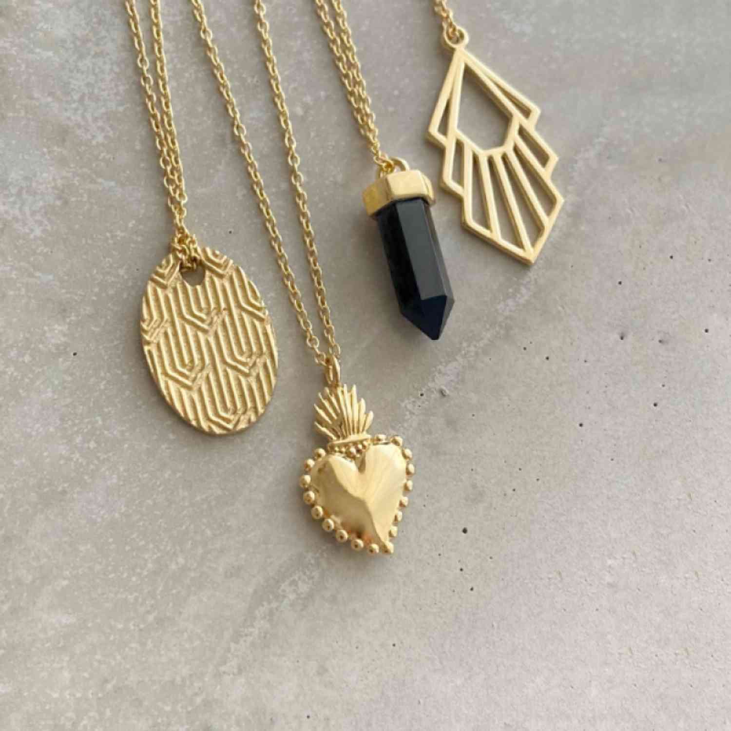 EVELYNE-M METROPOLIS | Embossing Medaillon - Necklace - Gold