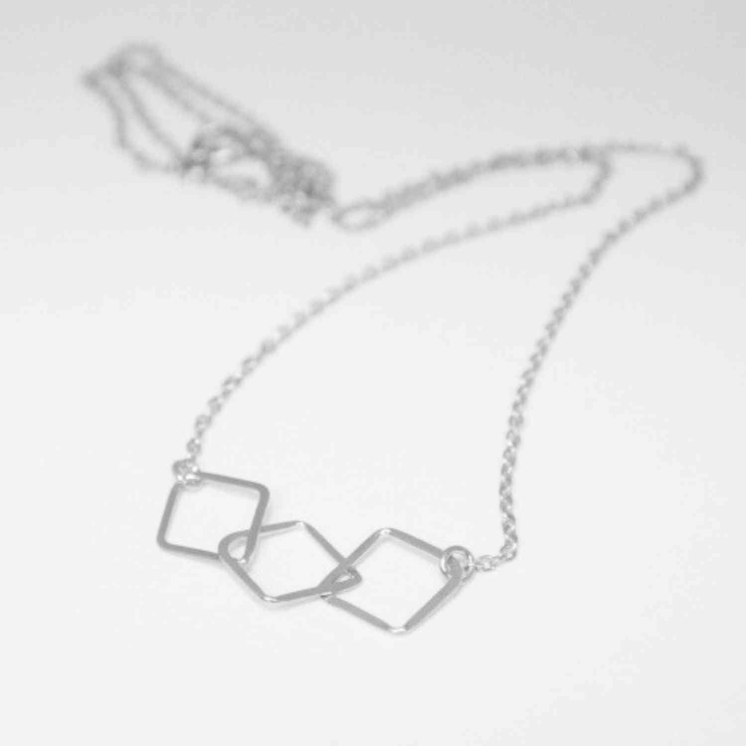 EVELYNE-M 45cm OPALIA | Rhombus Trial - Necklace - Silver