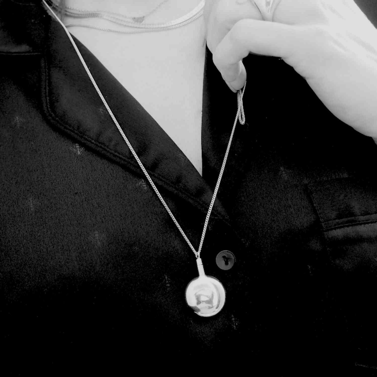EVELYNE-M 80cm PAILLETTE | Fragrance Locket - Necklace - Silver