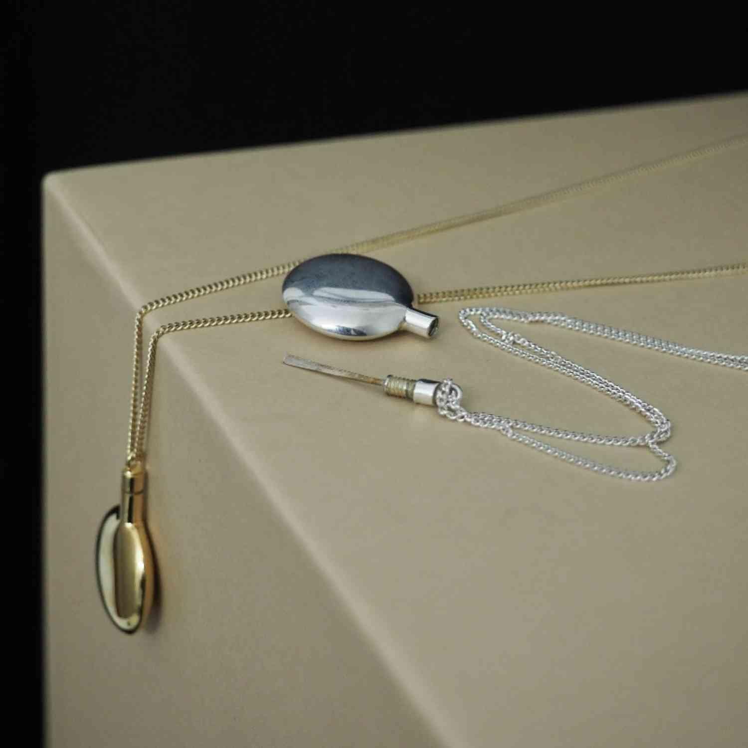 EVELYNE-M 80cm PAILLETTE | Fragrance Locket - Necklace - Silver