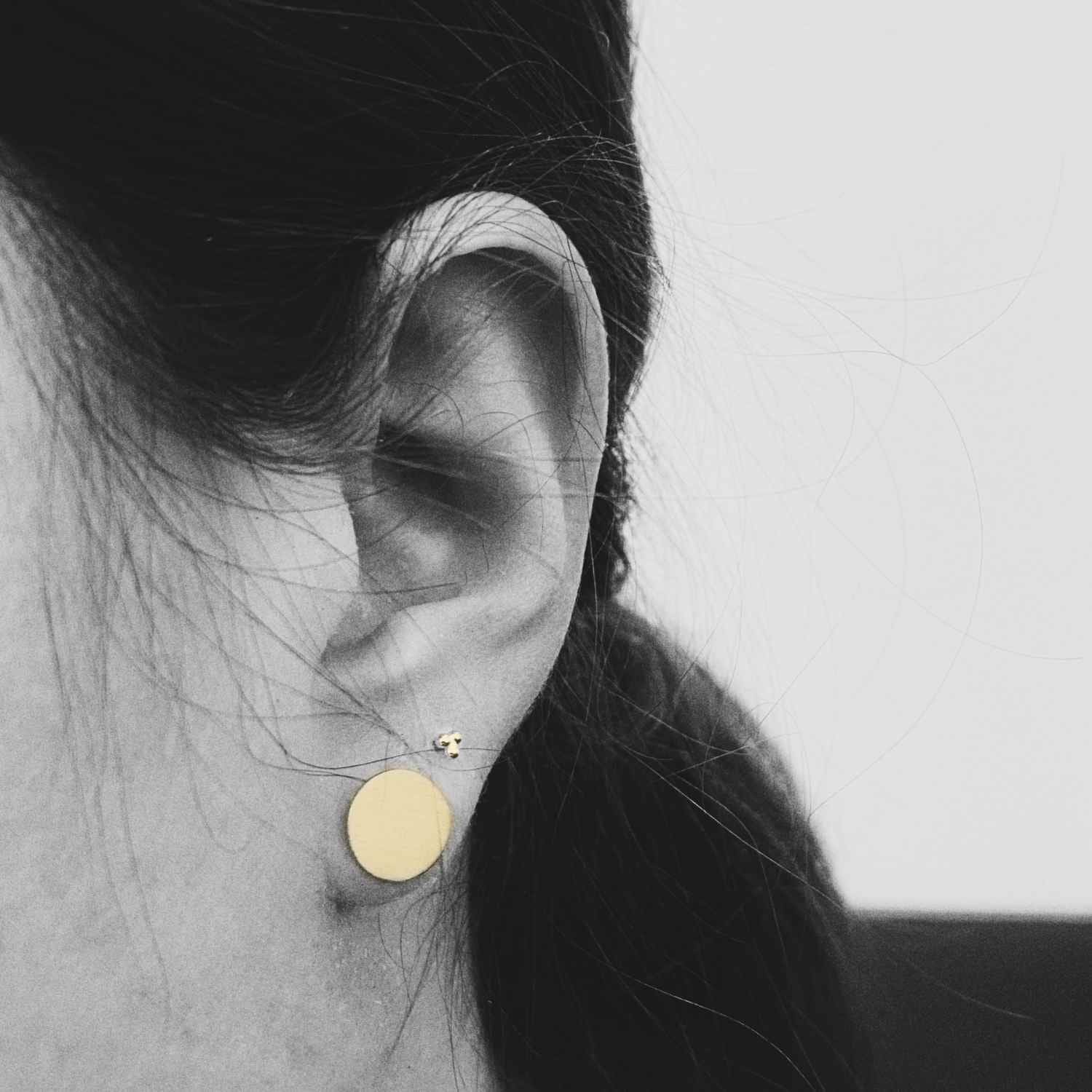 EVELYNE-M PAILLETTE | Single (10) - Stud Earring - Gold