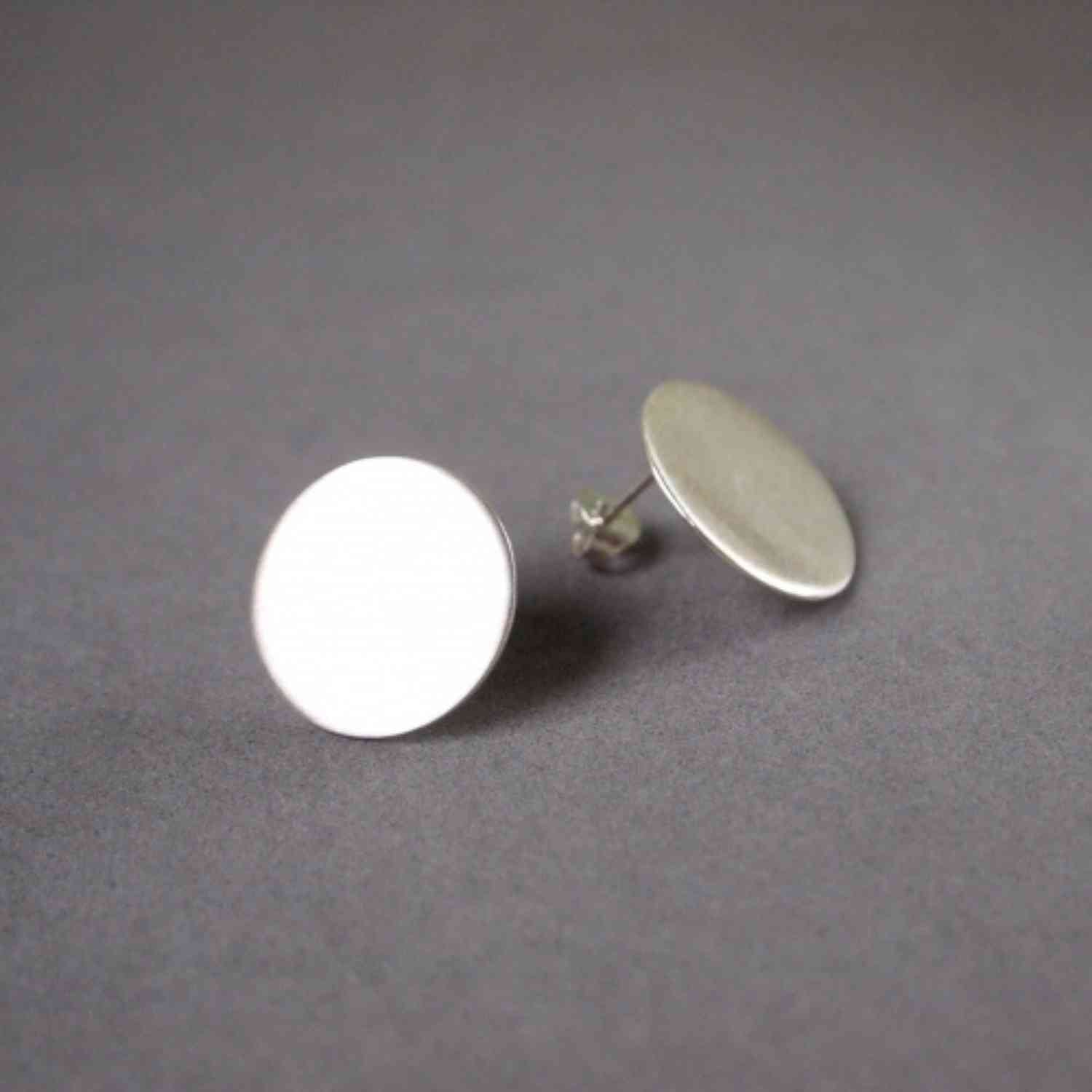 EVELYNE-M PAILLETTE | Single Big - Stud Earring - Silver