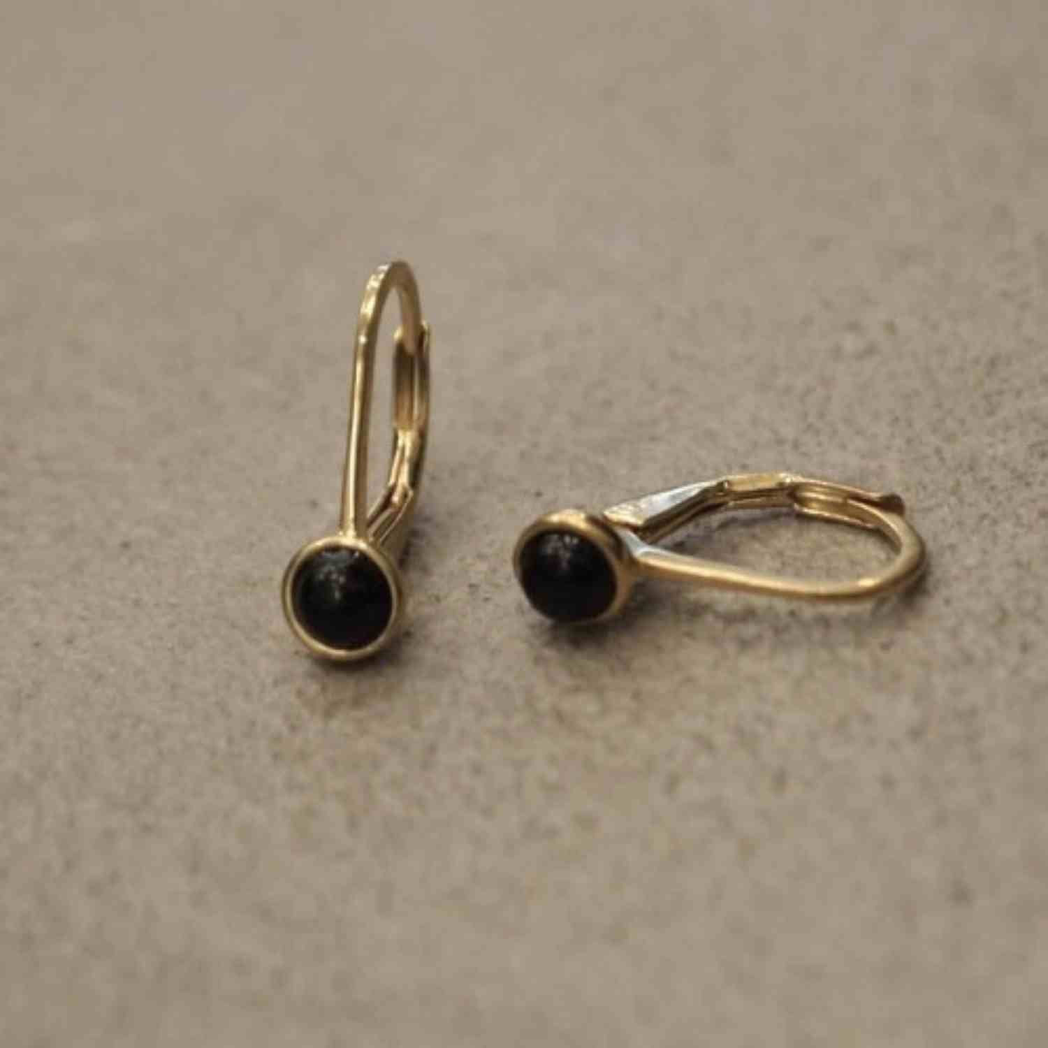 EVELYNE-M PETIT POINT | Black Onyx - Brisur Earring - Gold