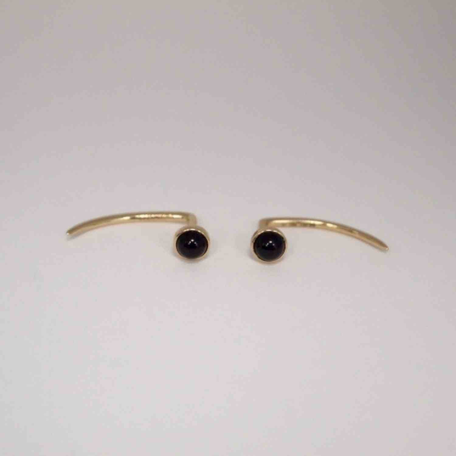 EVELYNE-M PETIT POINT | Black Onyx - EarSpike - 18 Karat Gold