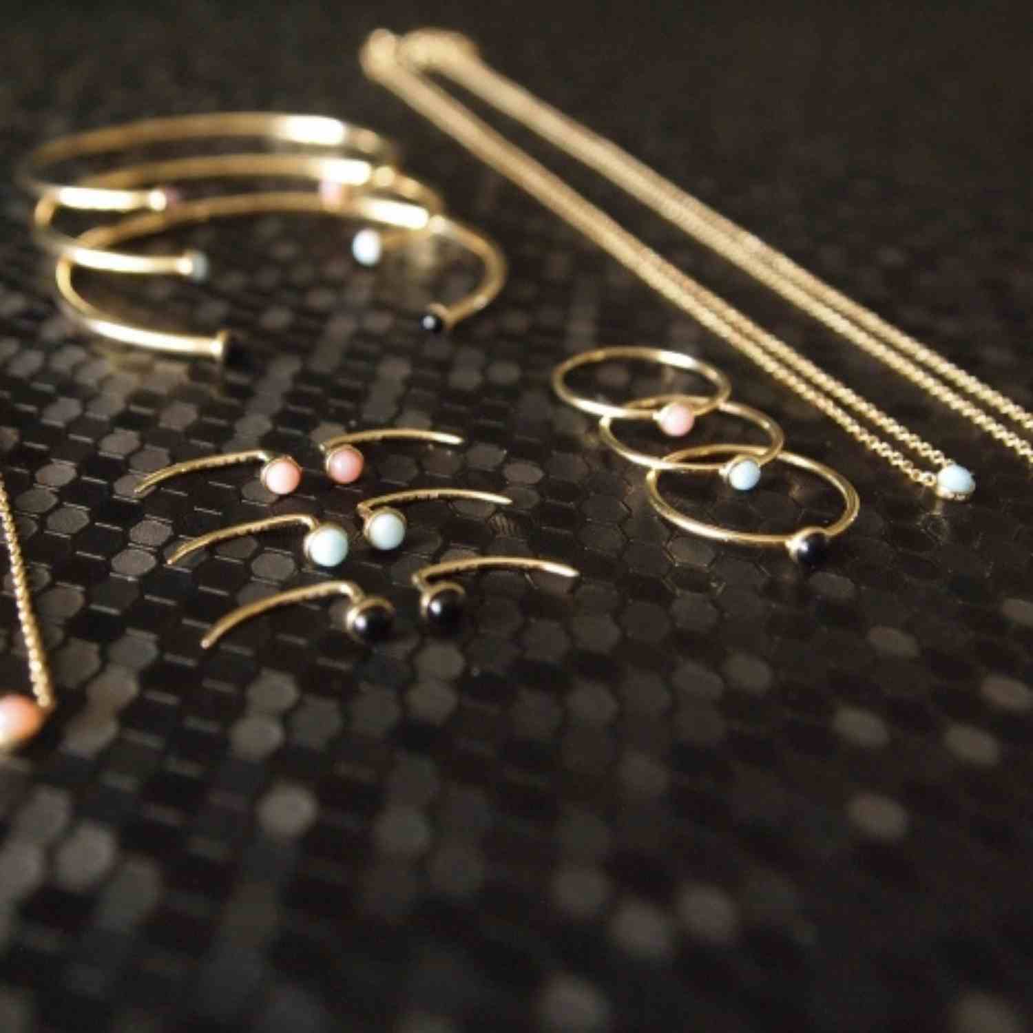 EVELYNE-M PETIT POINT | Black Onyx - EarSpike - 18 Karat Gold