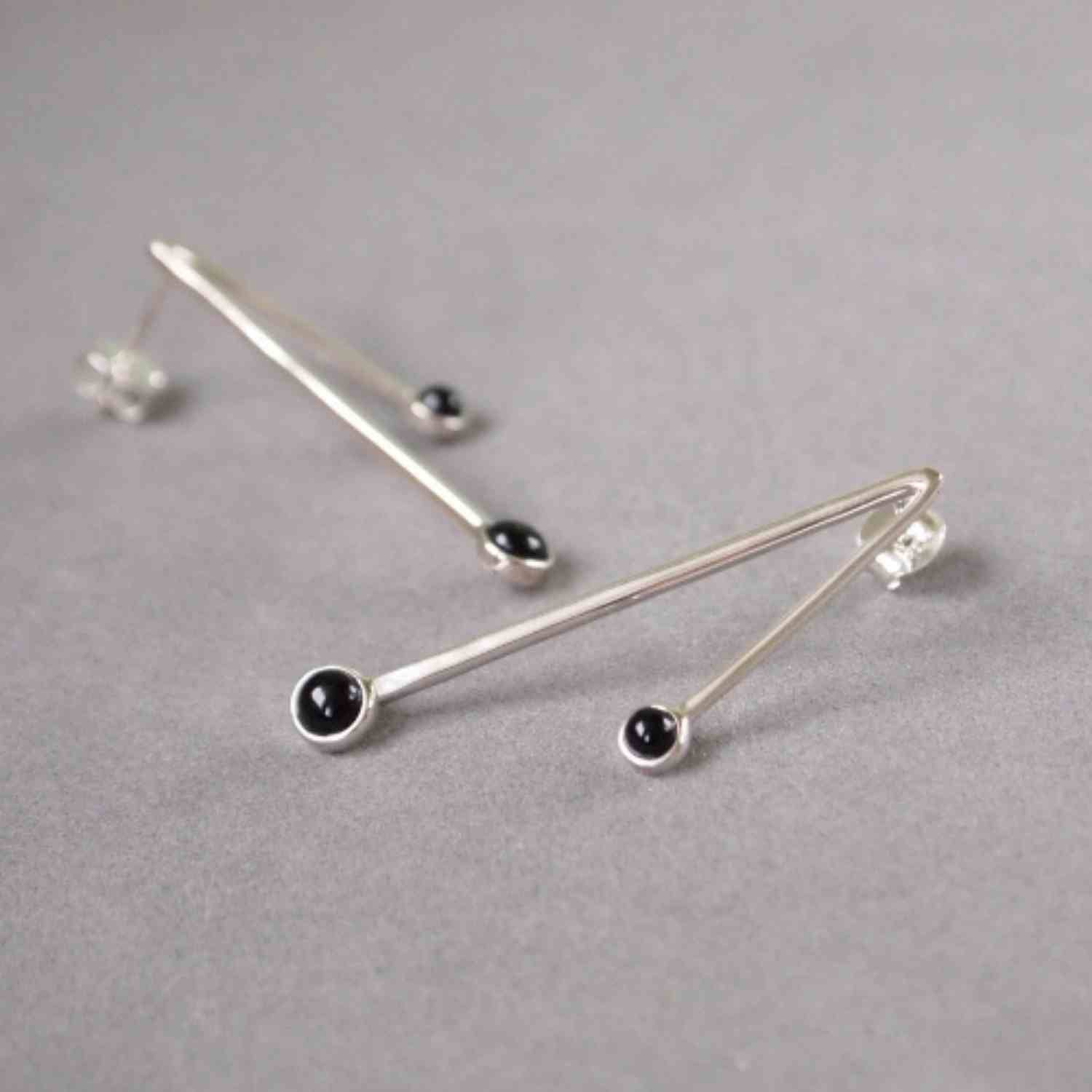 EVELYNE-M PETIT POINT | Black Onyx Sputnik II - Stud Earring - Silver