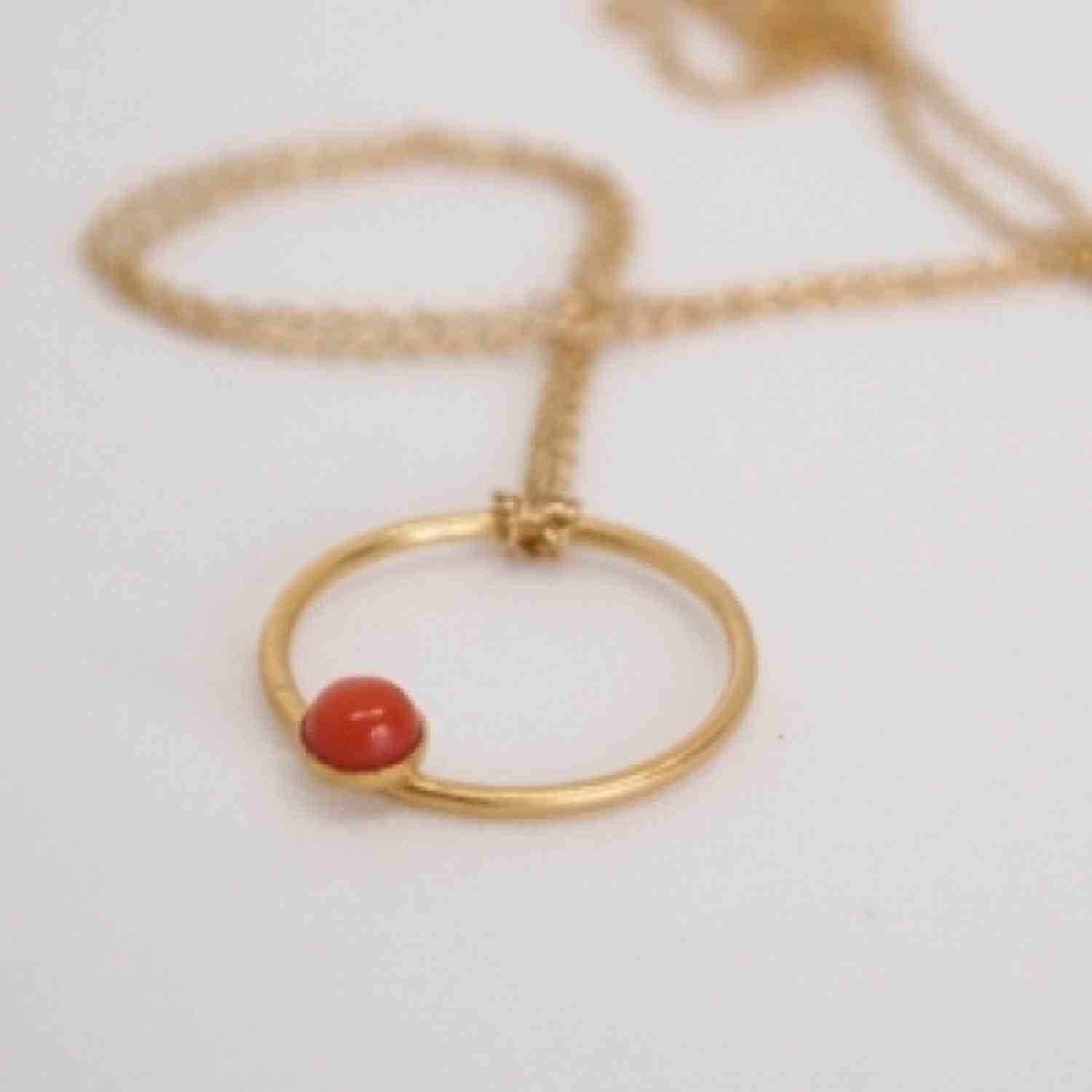 EVELYNE-M PETIT POINT | Coral - Necklace - Gold