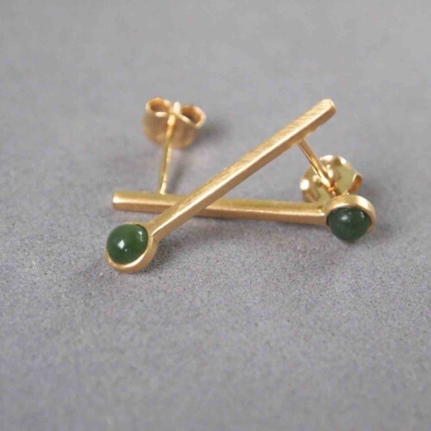 EVELYNE-M PETIT POINT | Green Jade Sputnik I - Stud Earring - Gold