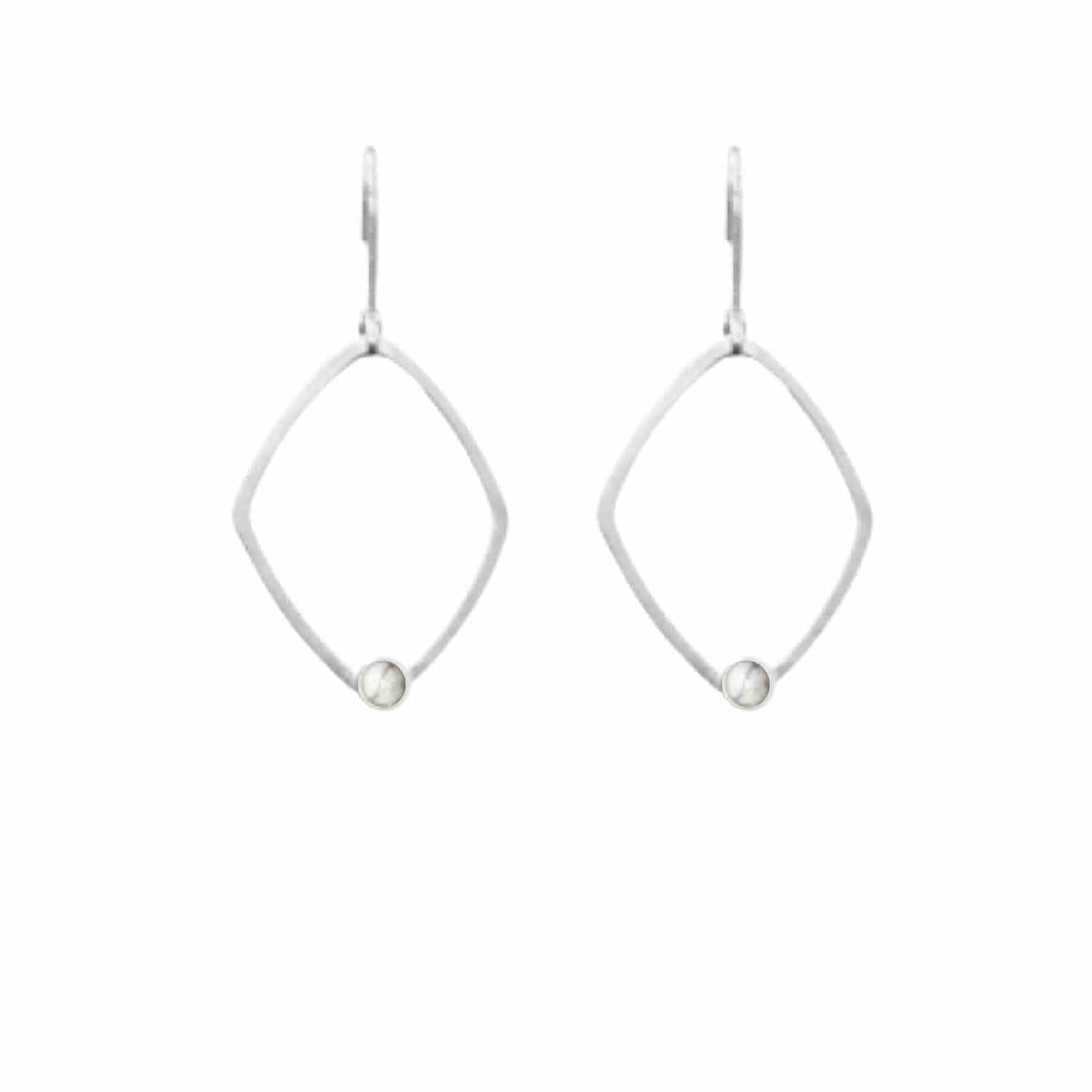 EVELYNE-M PETIT POINT | Howlith Rhombus - Brisur Earring - Silver