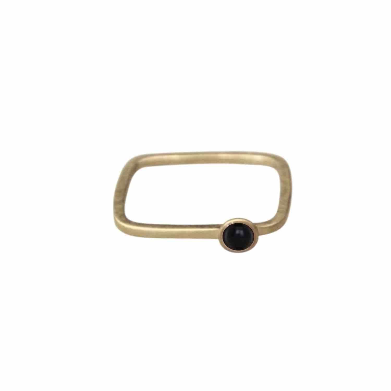 EVELYNE-M PETIT POINT | Onyx Rectangular - Ring - Gold