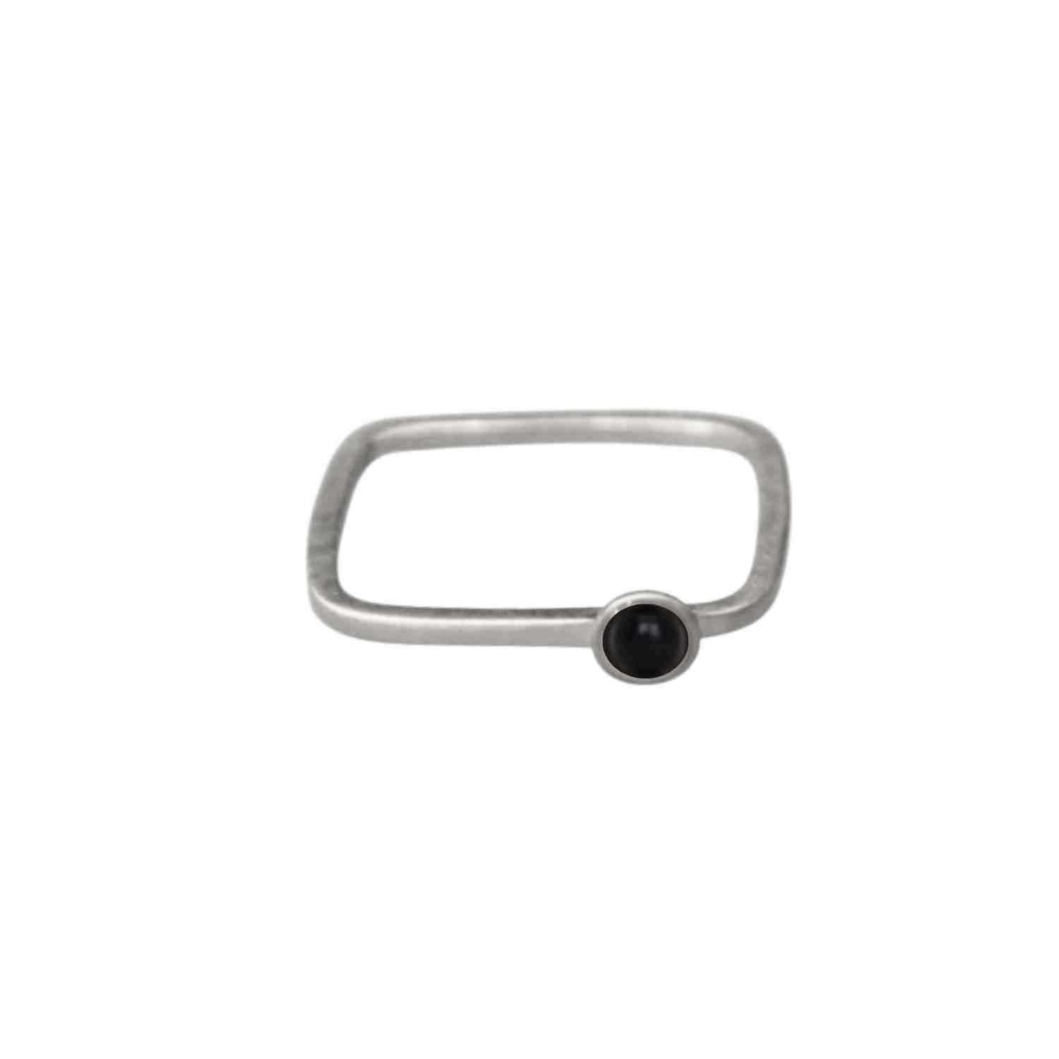 EVELYNE-M PETIT POINT | Onyx Rectangular - Ring - Silver
