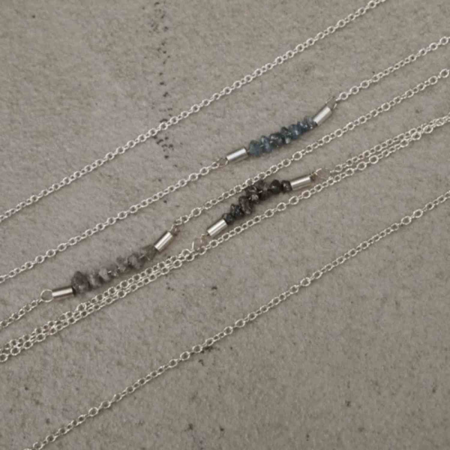 EVELYNE-M 42.5cm ROCKS | Grey Rough Diamond - Necklace - Silver