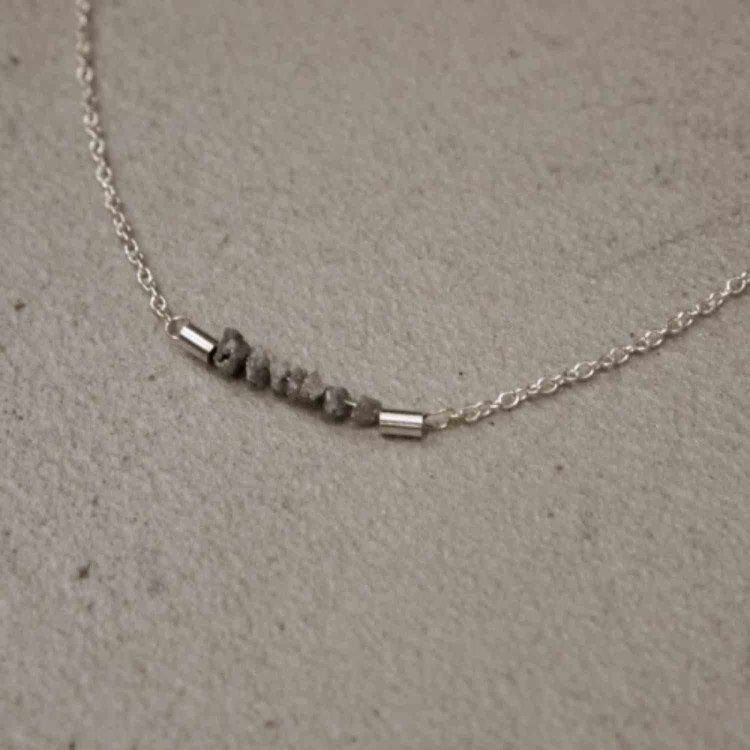 EVELYNE-M 42.5cm ROCKS | Grey Rough Diamond - Necklace - Silver