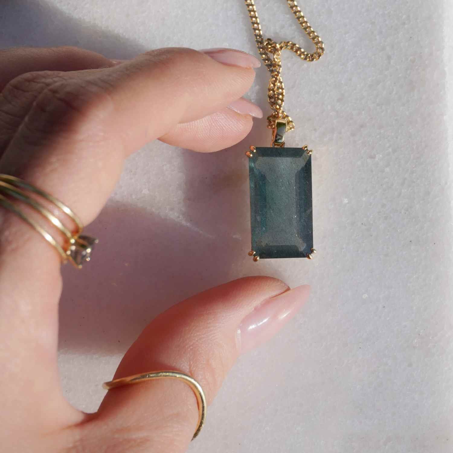 EVELYNE-M Pendant SMILODON | Moos Aquamarin Talisman - Pendant - 18 Karat Gold (ONE OF A KIND)