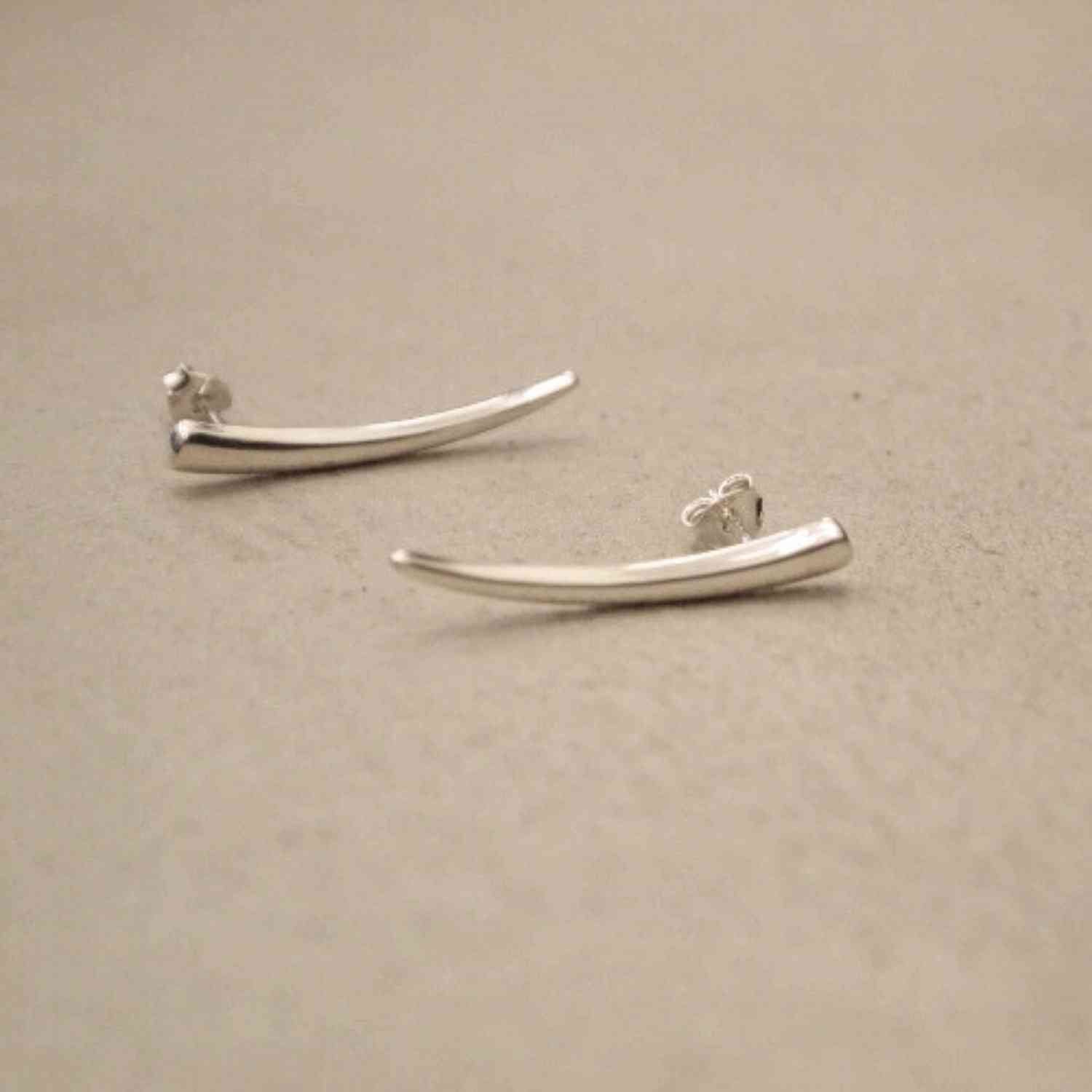 EVELYNE-M Paar SMILODON | Thorn - Stud Earring - Silver