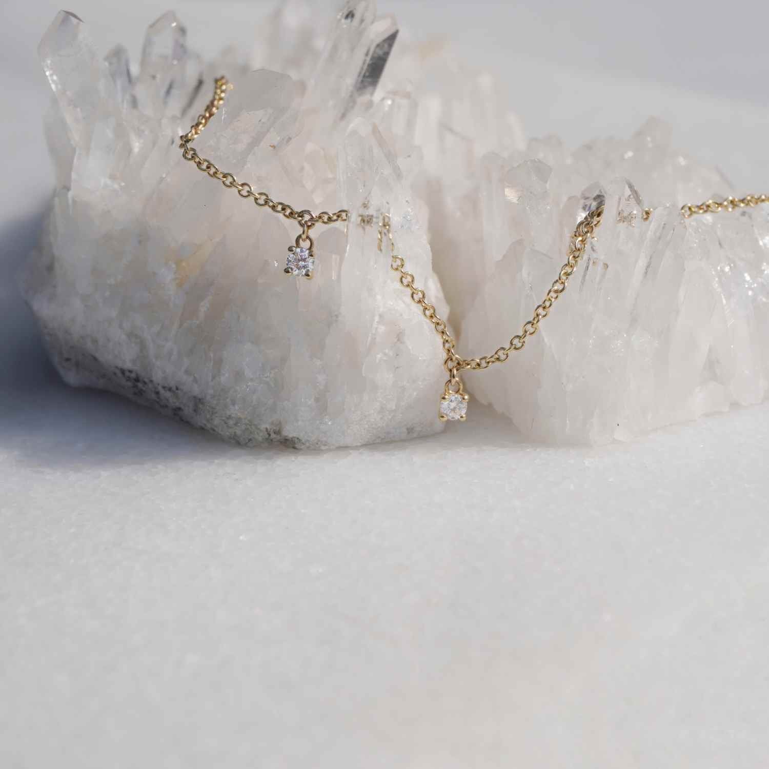 EVELYNE-M 40-42-45cm SOLITAIRE | Seven Diamond White - Necklace - 18 Karat Gold