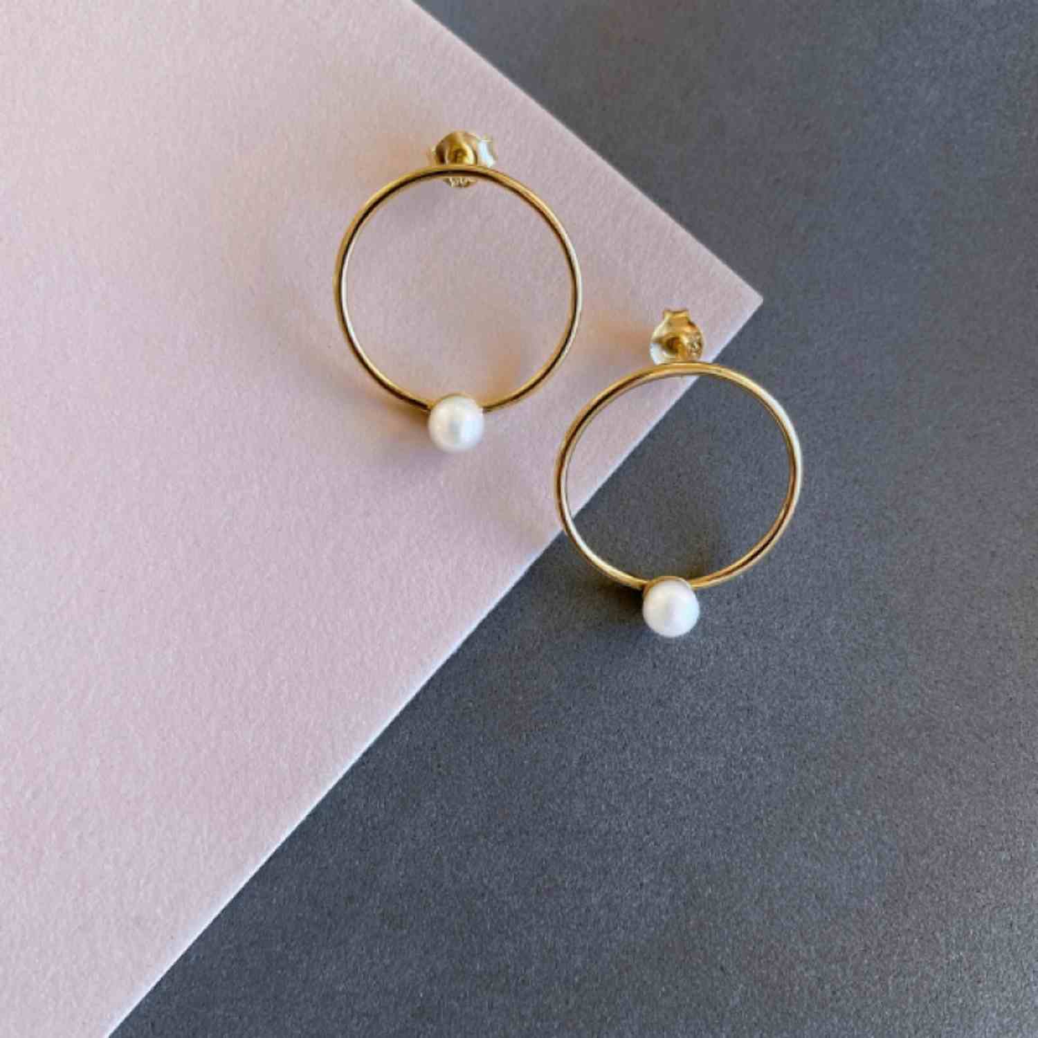 EVELYNE-M SOPHIE | Nature Pearl Orbit - Stud Earring - Gold