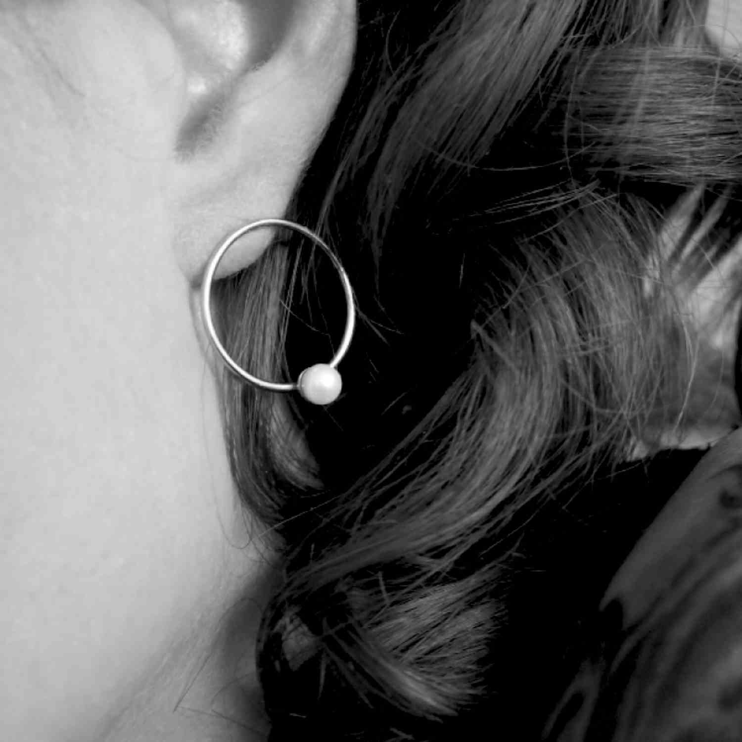 EVELYNE-M SOPHIE | Nature Pearl Orbit - Stud Earring - Gold