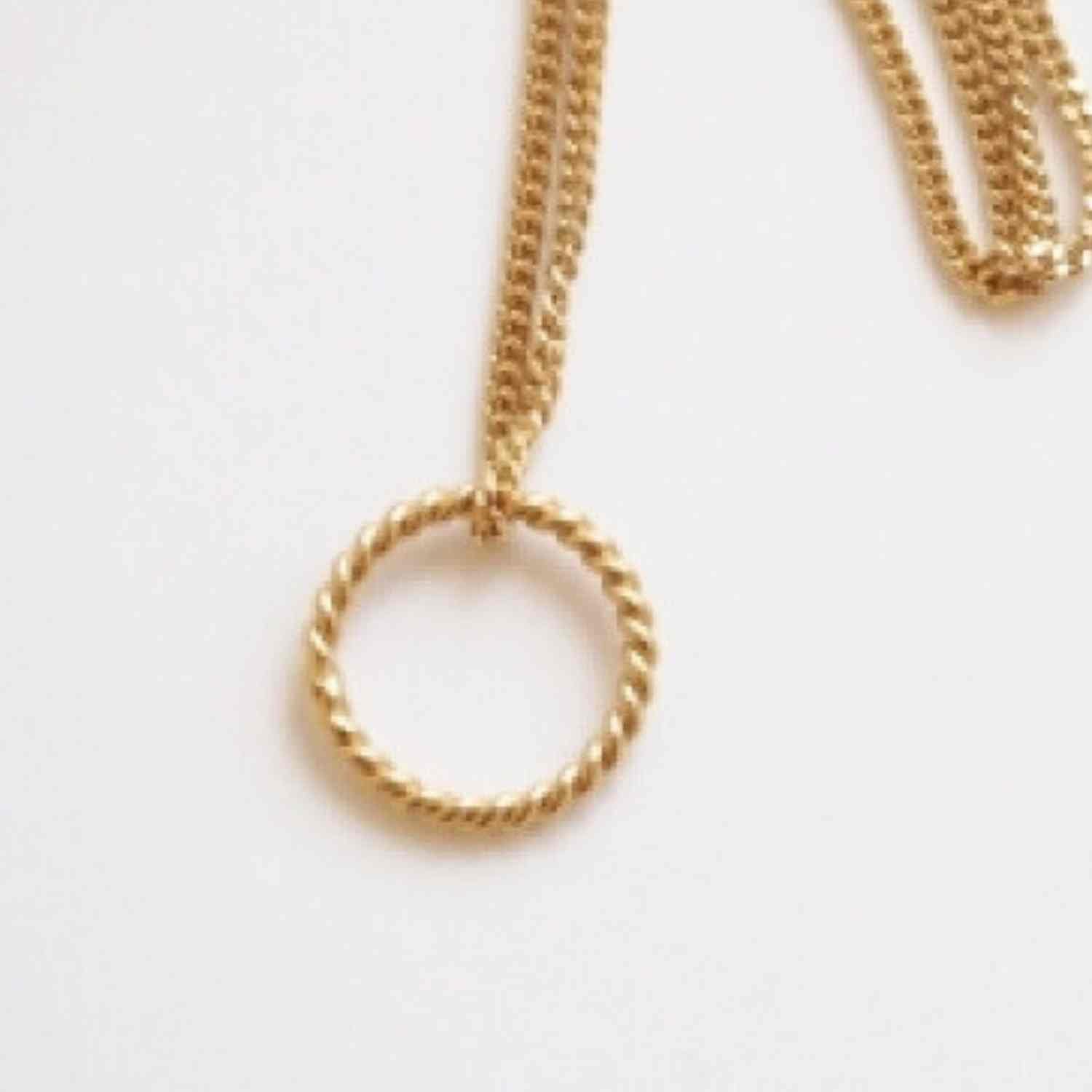 EVELYNE-M SOPHIE | One Circle - Necklace - Gold