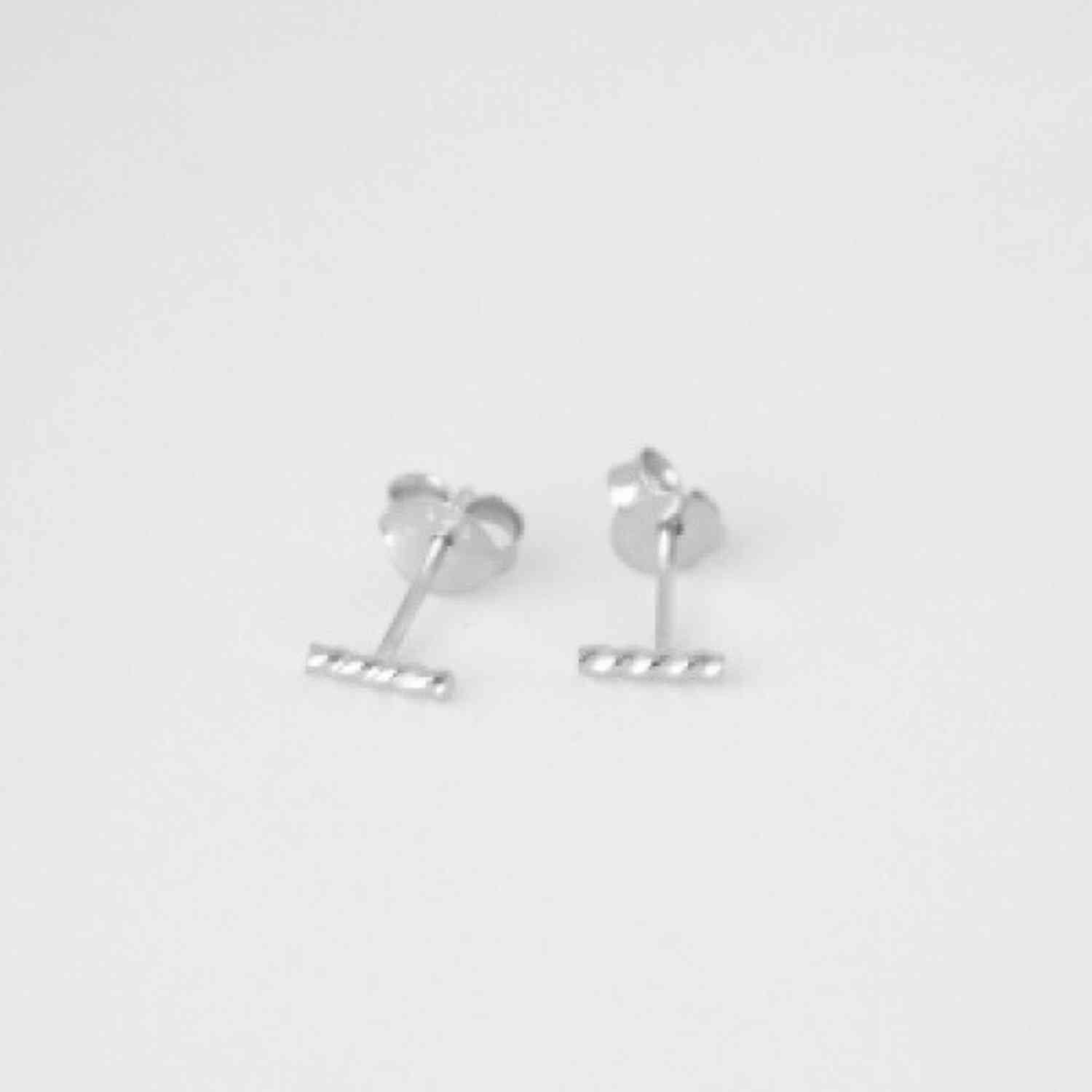EVELYNE-M SOPHIE | Twist Line - Stud Earring - Silver