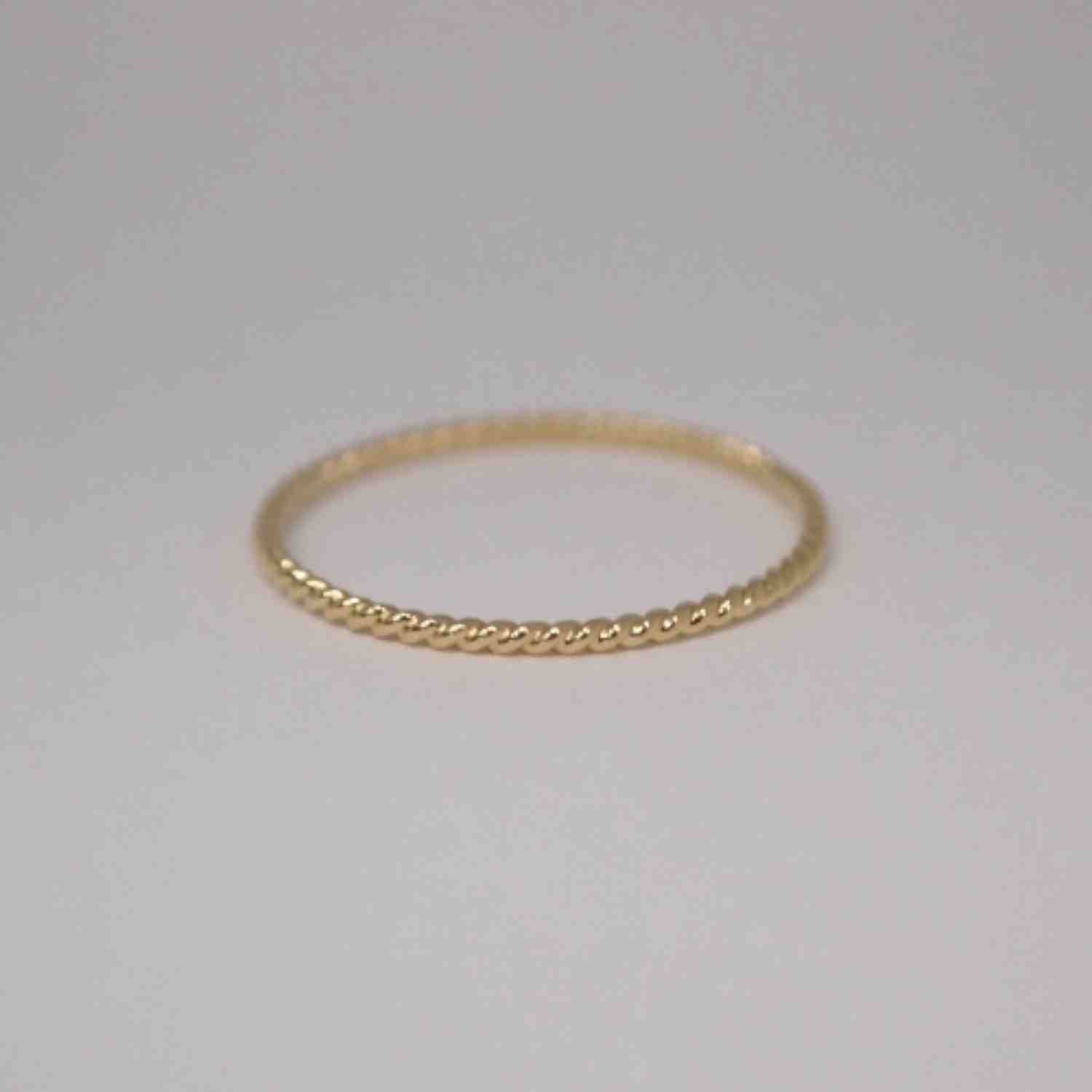 EVELYNE-M SOPHIE | Twist Thin - Ring - 18 Karat Gold